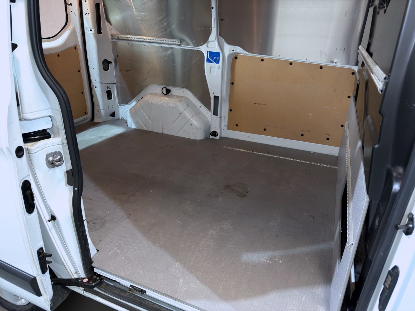 FORD Transit Custom 320 L1H1 Trend A - Bild 10
