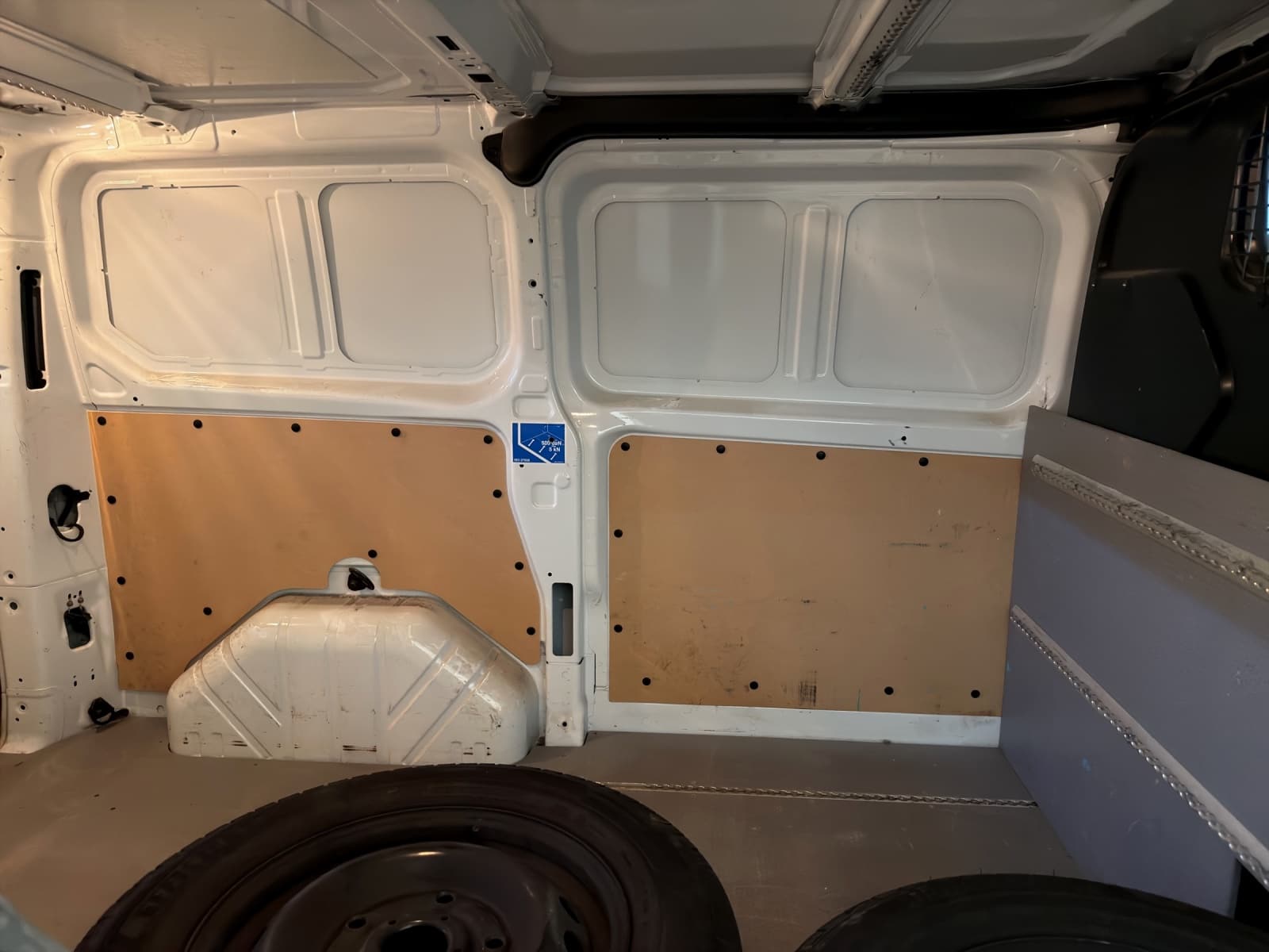 FORD Transit Custom 320 L1H1 Ambiente - Bild 11