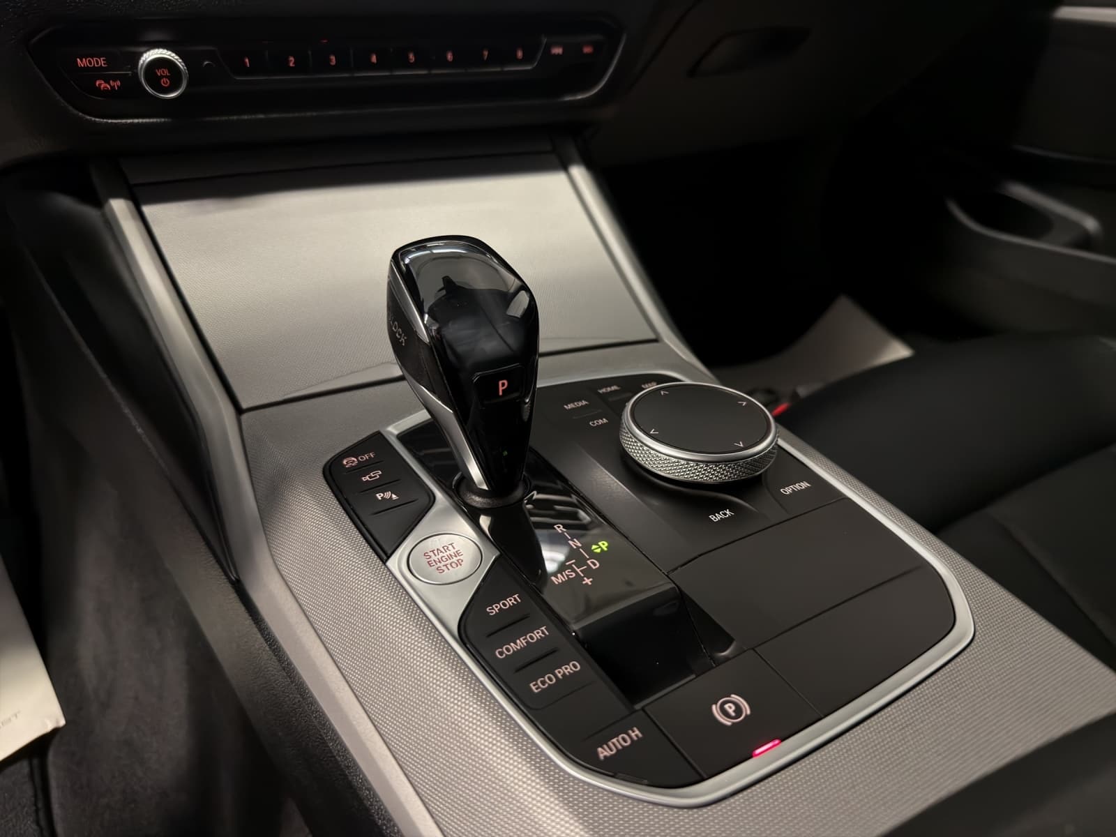 BMW 320d xDrive 48V Touring Steptronic - Bild 11