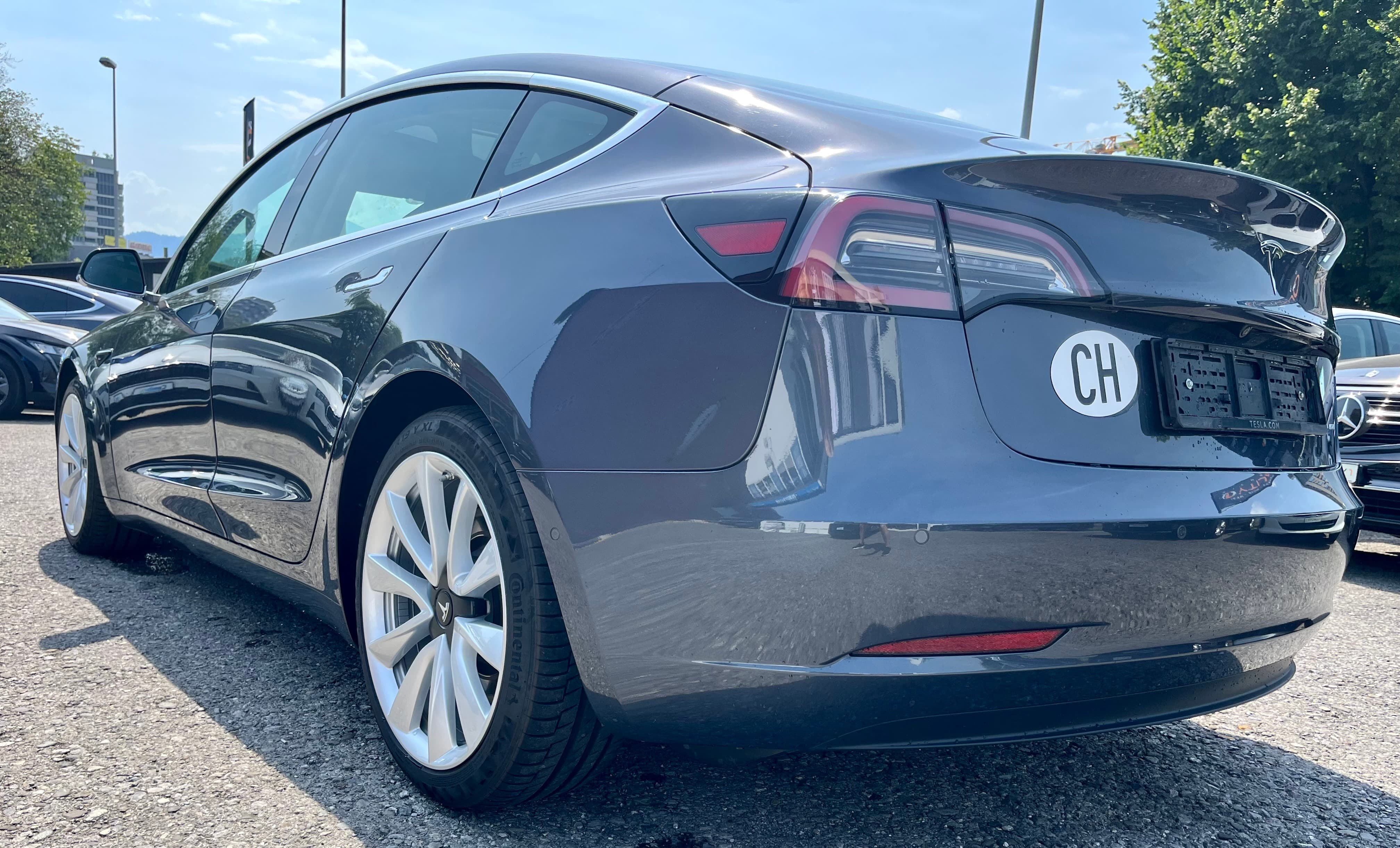 TESLA Model 3 Long Range Dual Motor AWD*CH-Fahrzeug* - Bild 9