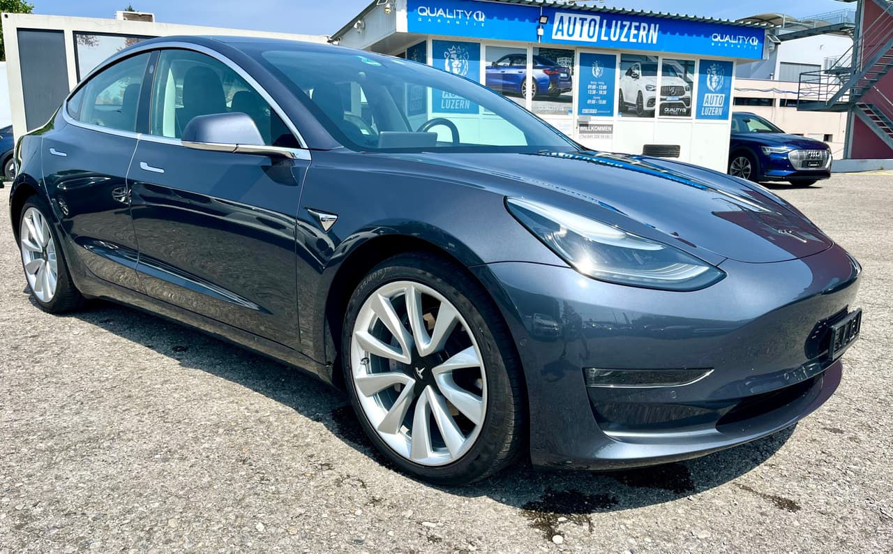 TESLA Model 3 Long Range Dual Motor AWD*CH-Fahrzeug*