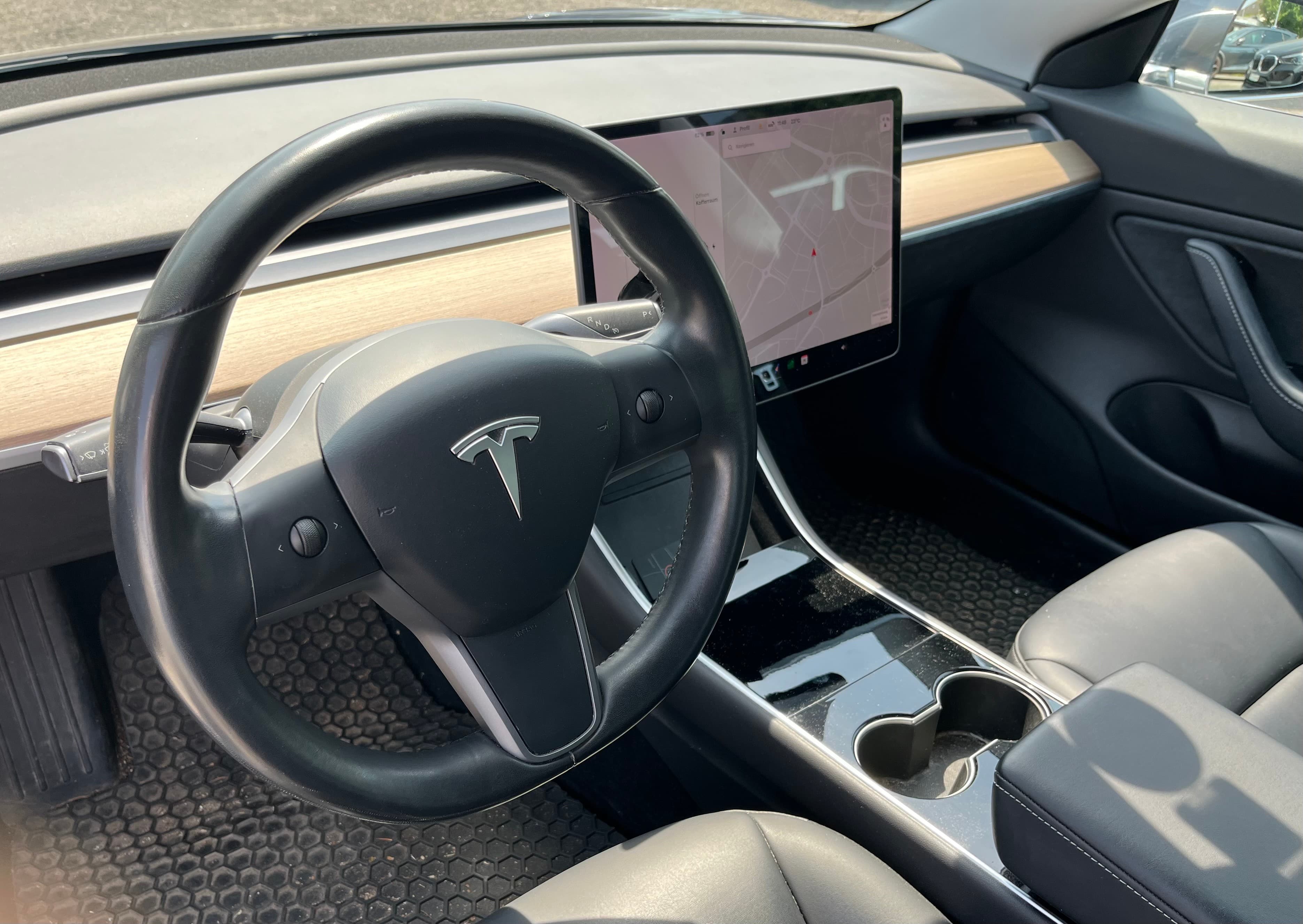 TESLA Model 3 Long Range Dual Motor AWD*CH-Fahrzeug* - Bild 13