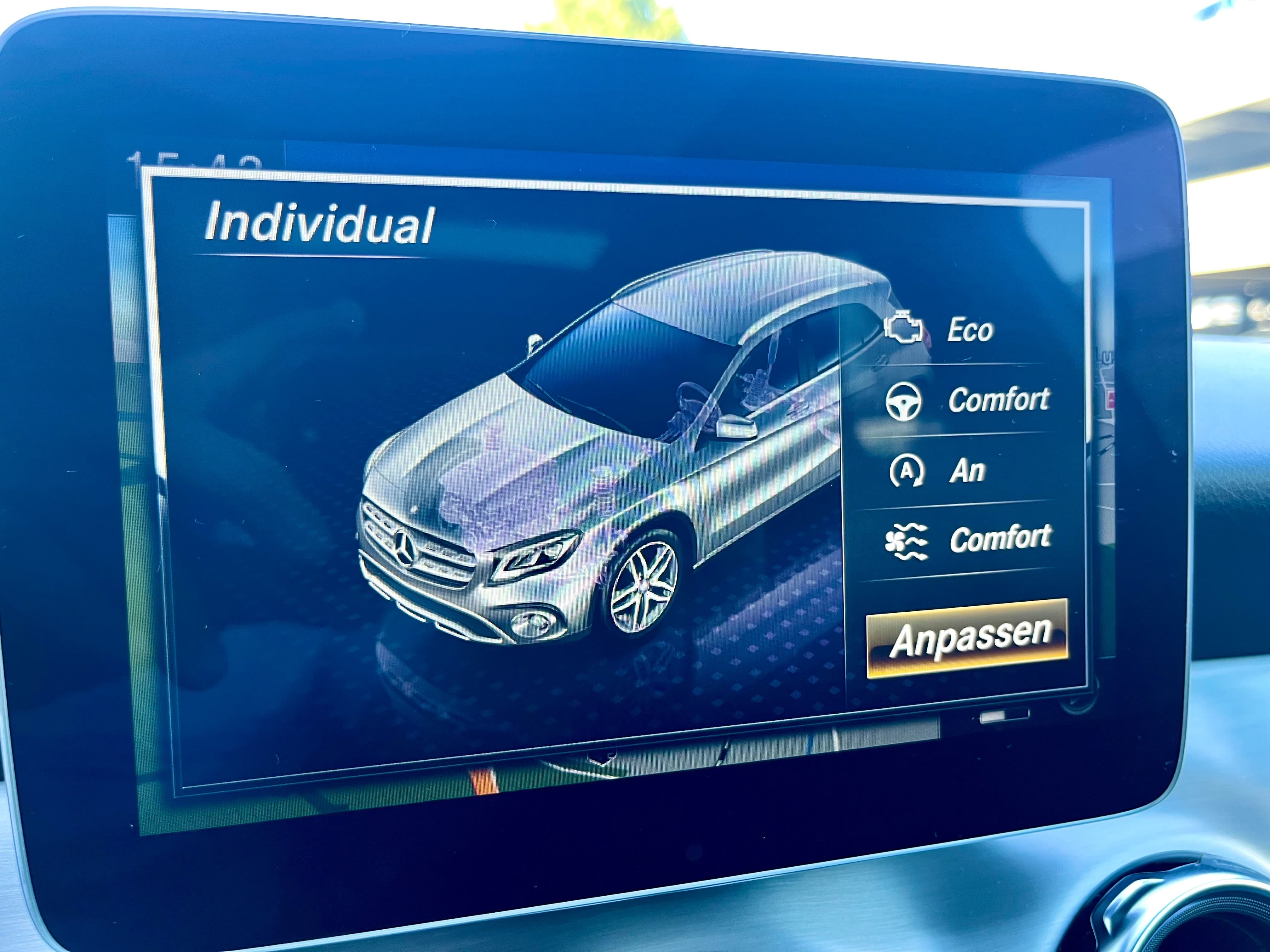 MERCEDES-BENZ GLA 250 AMG Line 4Matic 7G-DCT*CH-Fahrzeug* - Bild 22