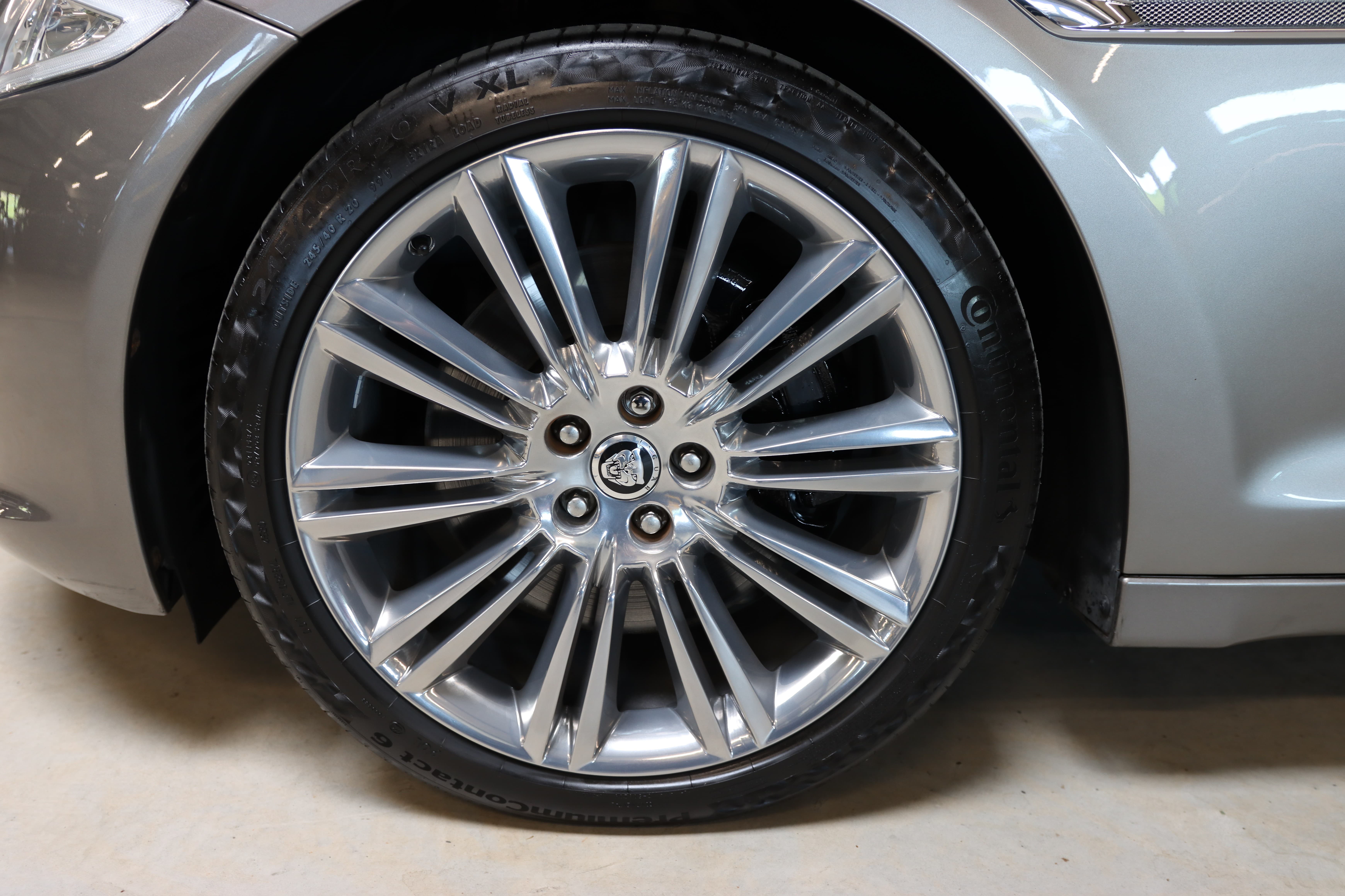 JAGUAR XJ LWB 3.0 V6 S/C Portfolio Automatic AWD - Bild 9