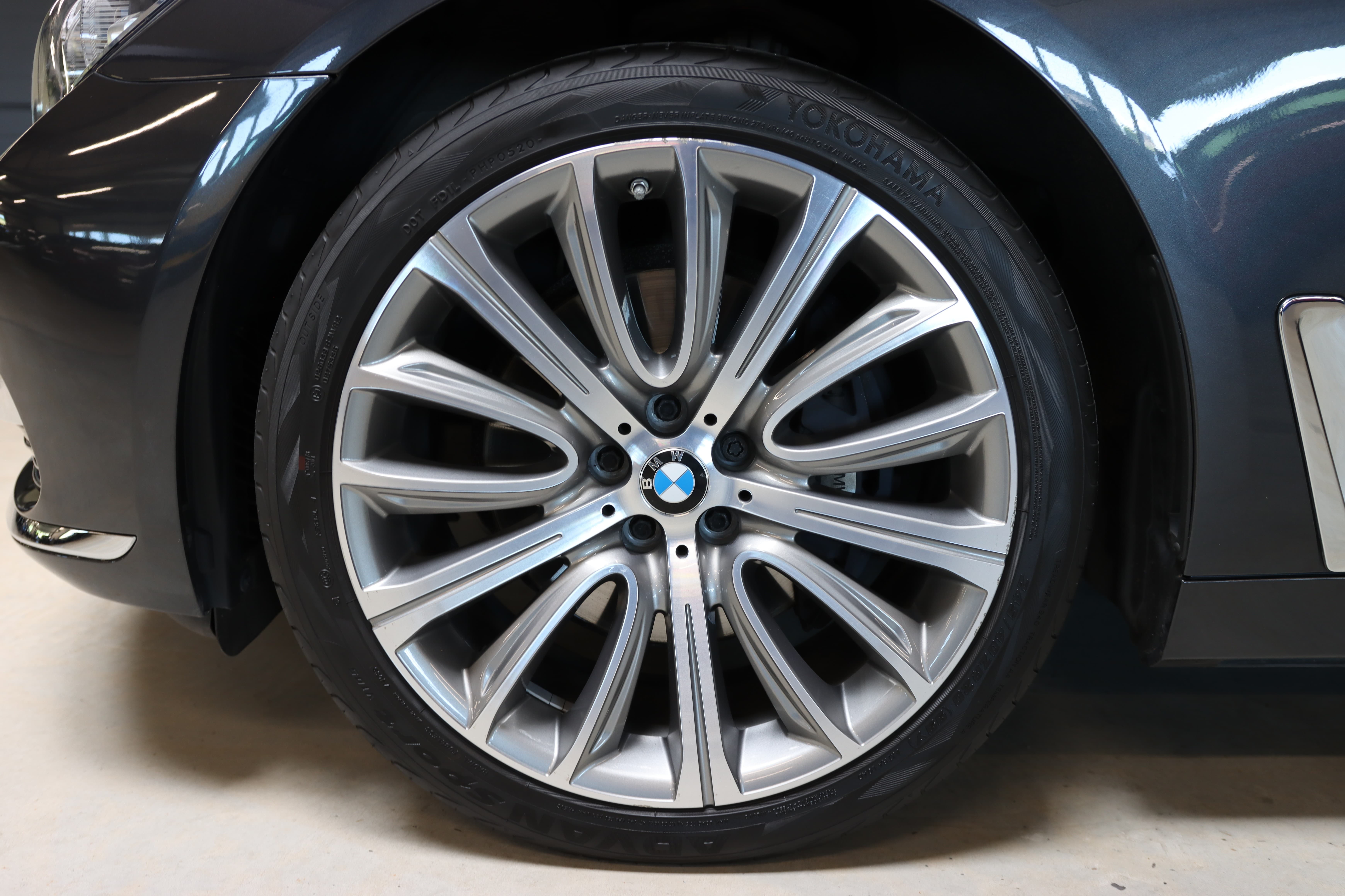 BMW 730d xDrive Steptronic - Bild 9