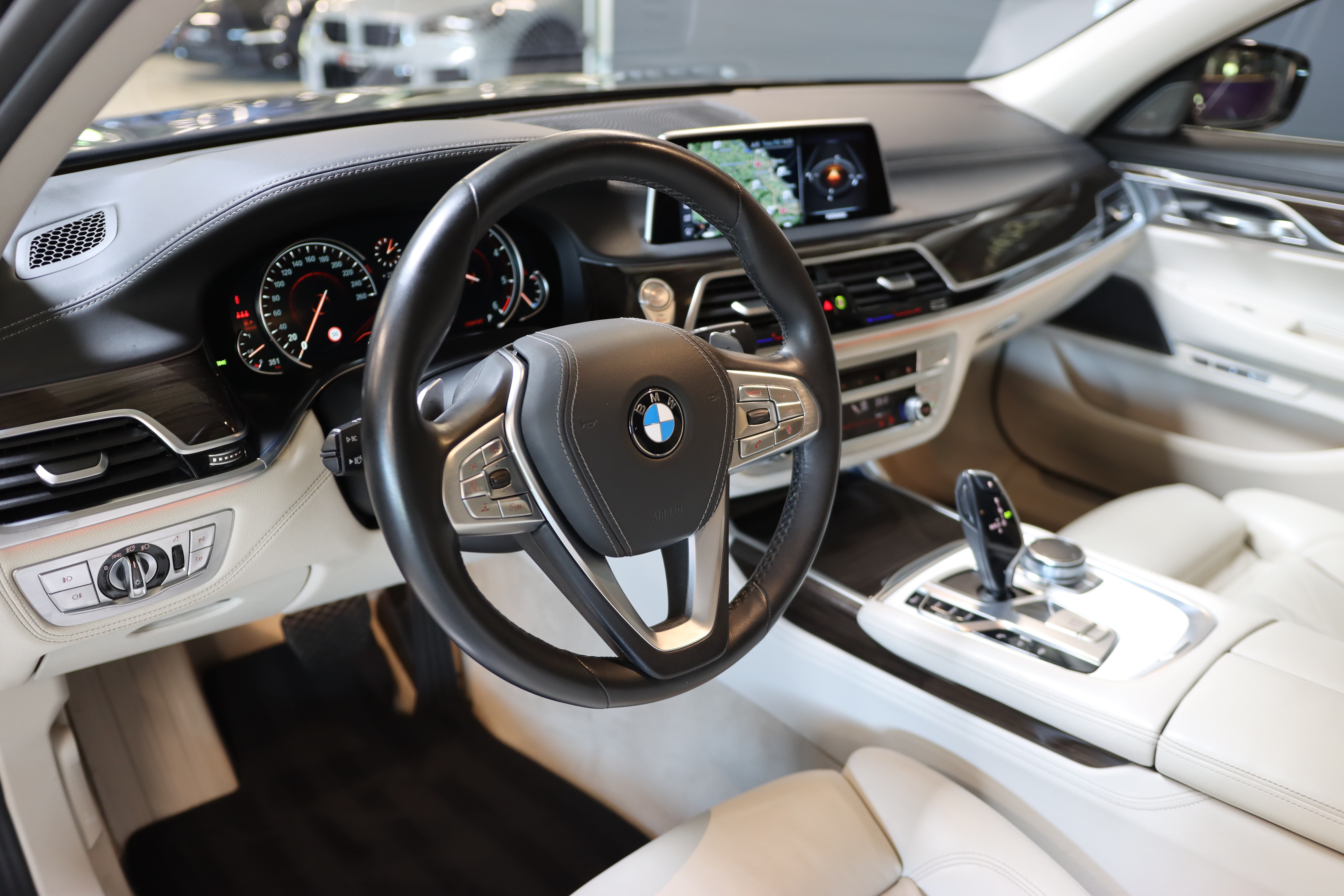 BMW 730d xDrive Steptronic - Bild 10