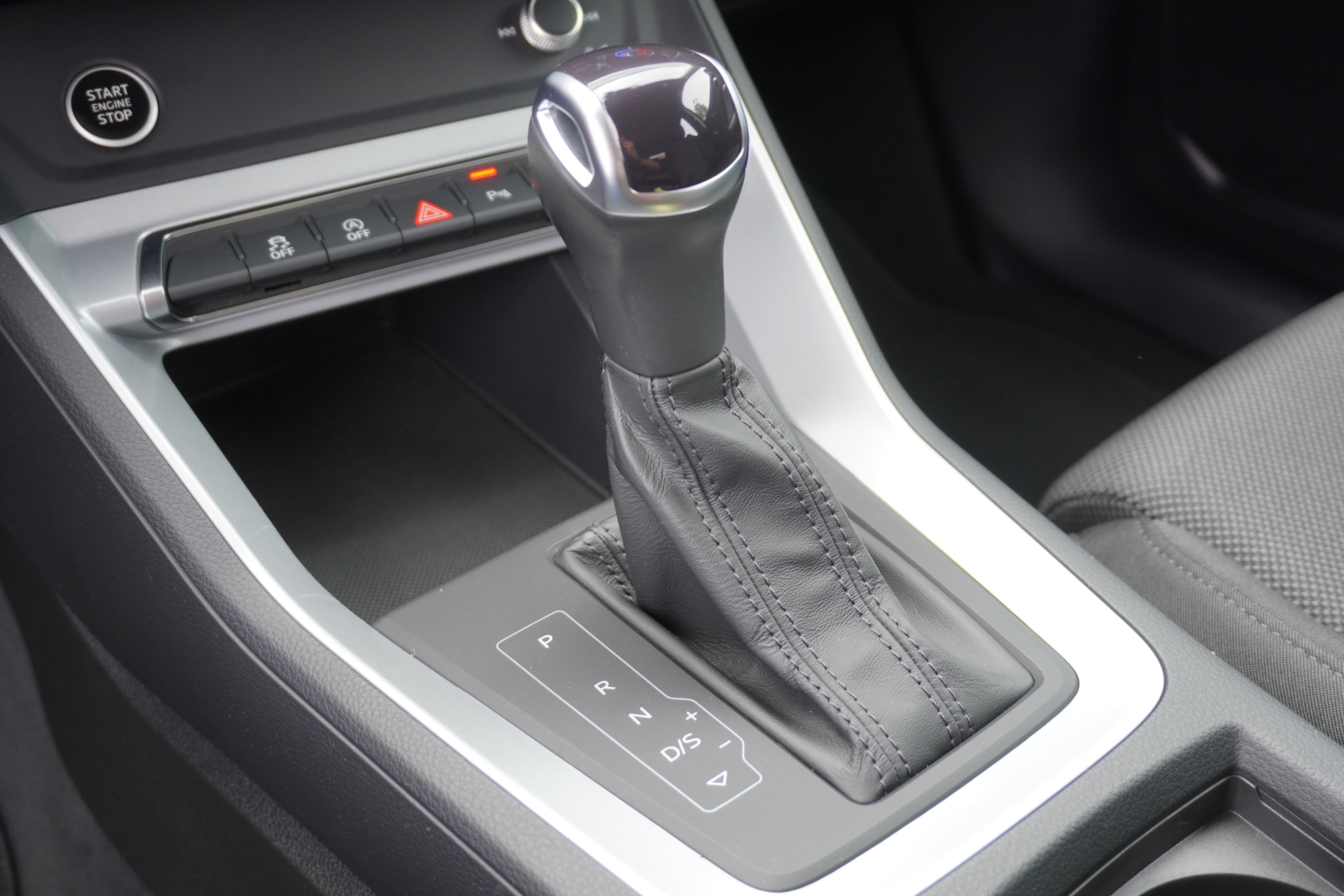 AUDI Q3 35 TFSI Attraction S-tronic - Bild 19
