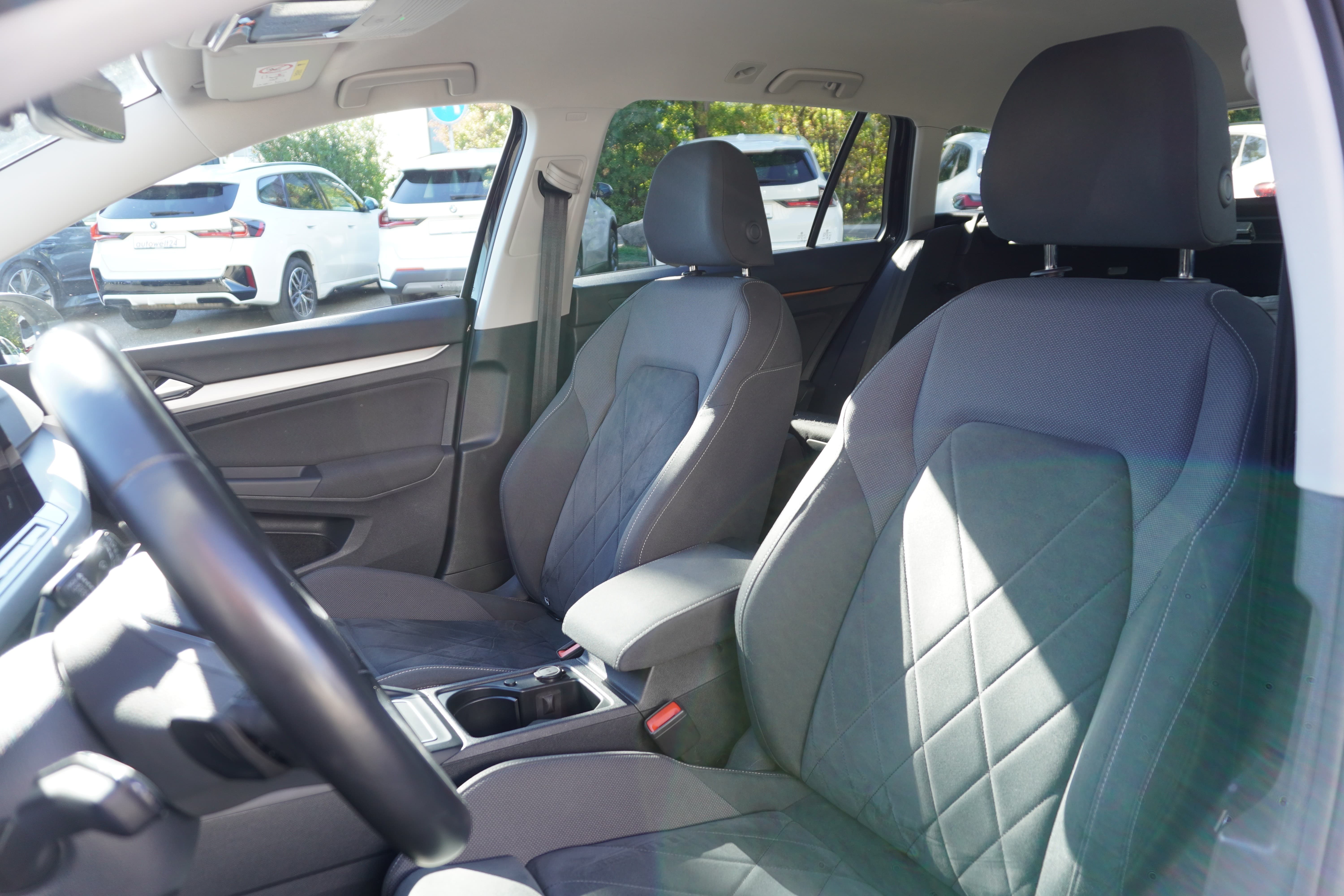 VW Golf Variant 2.0 TDI Life DSG 4Motion - Bild 13