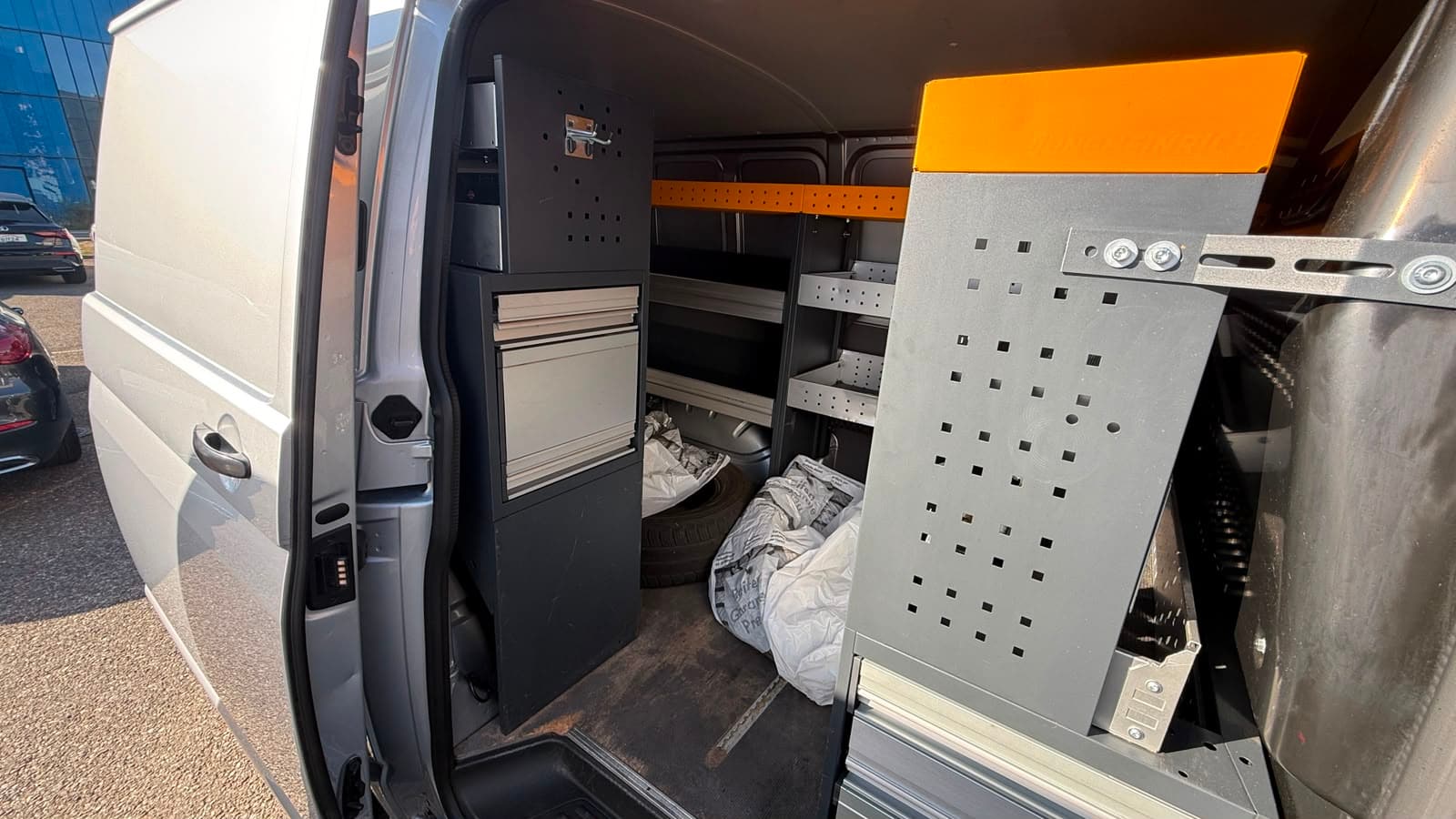 VW T6.1 2.0 TDI EINBAU-SCHRÄNKE 3200 KG!!! - Bild 27