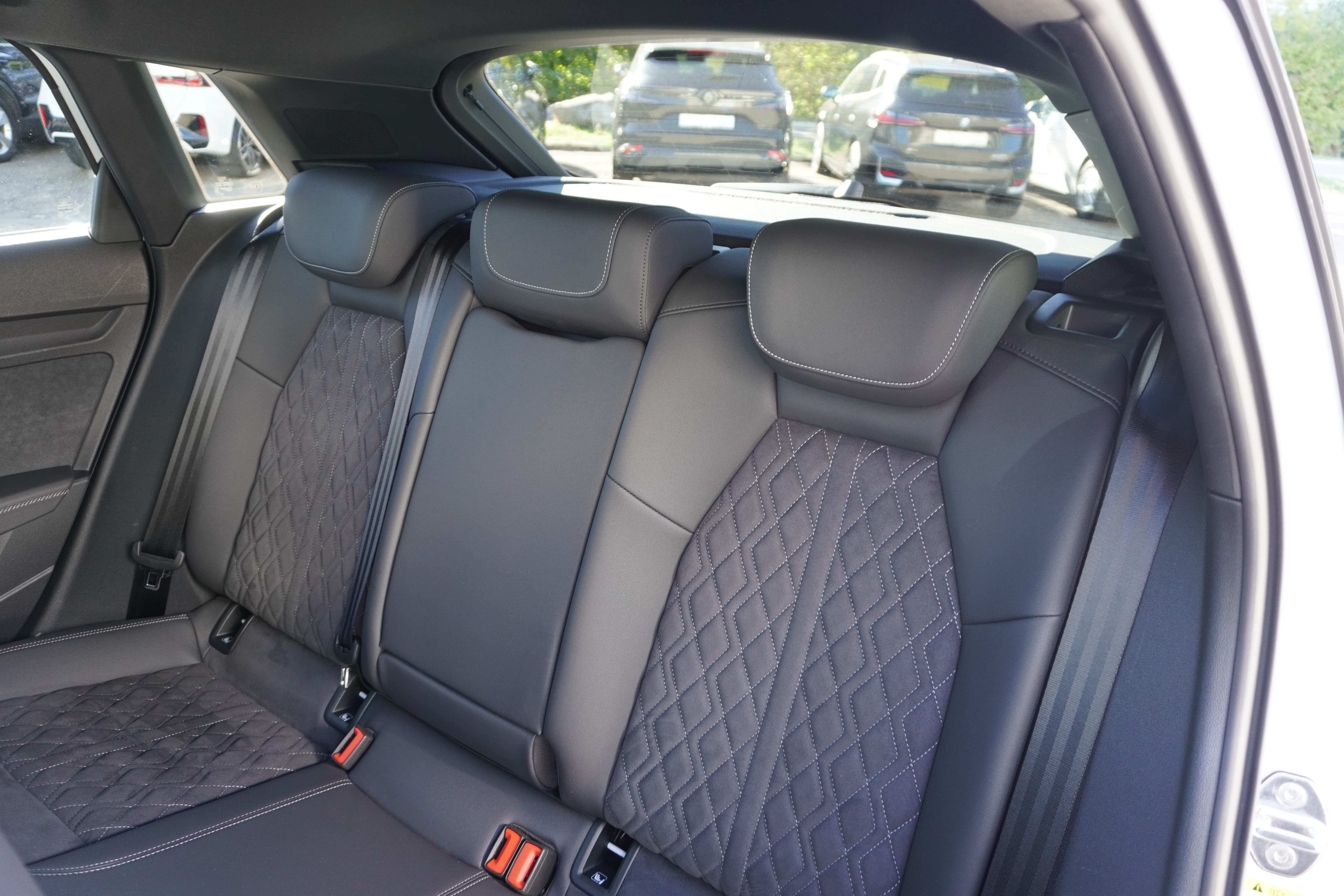 AUDI A3 Sportback 45 TFSI e S line S-tronic - Bild 23