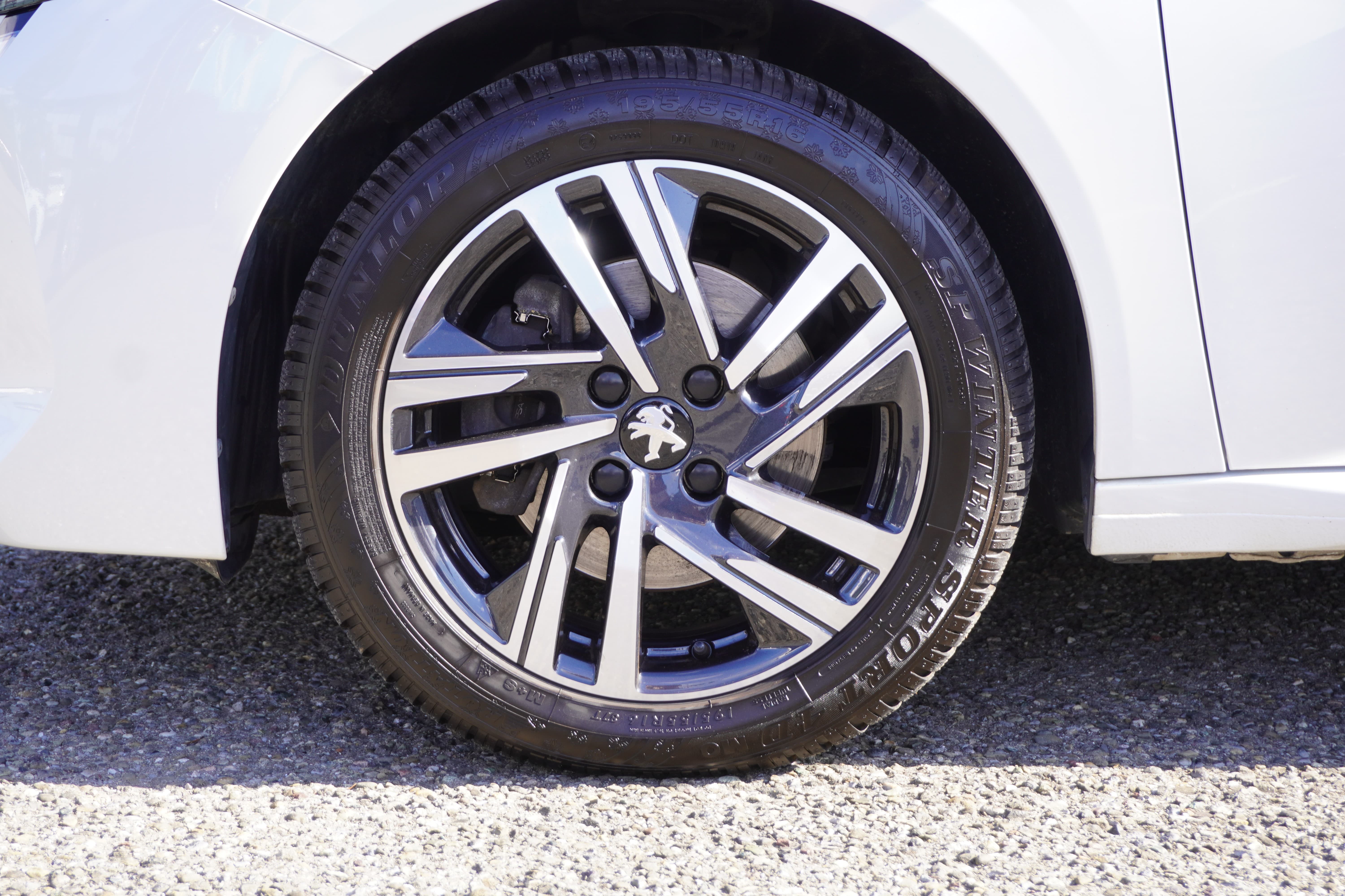 PEUGEOT 208 1.2 PureTech Allure Pack EAT8 - Bild 9