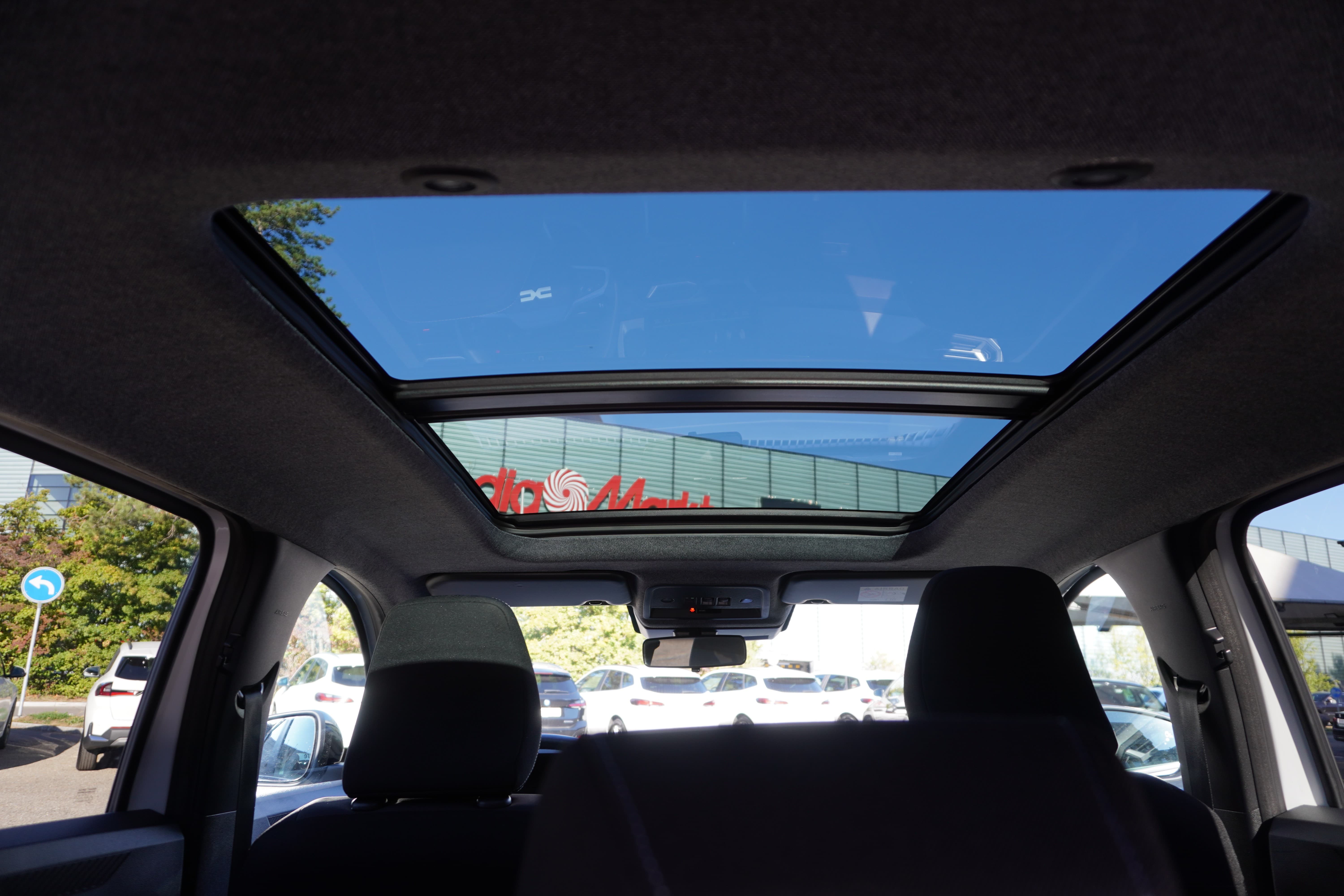 DACIA Bigster HEV 155 Journey - Bild 13