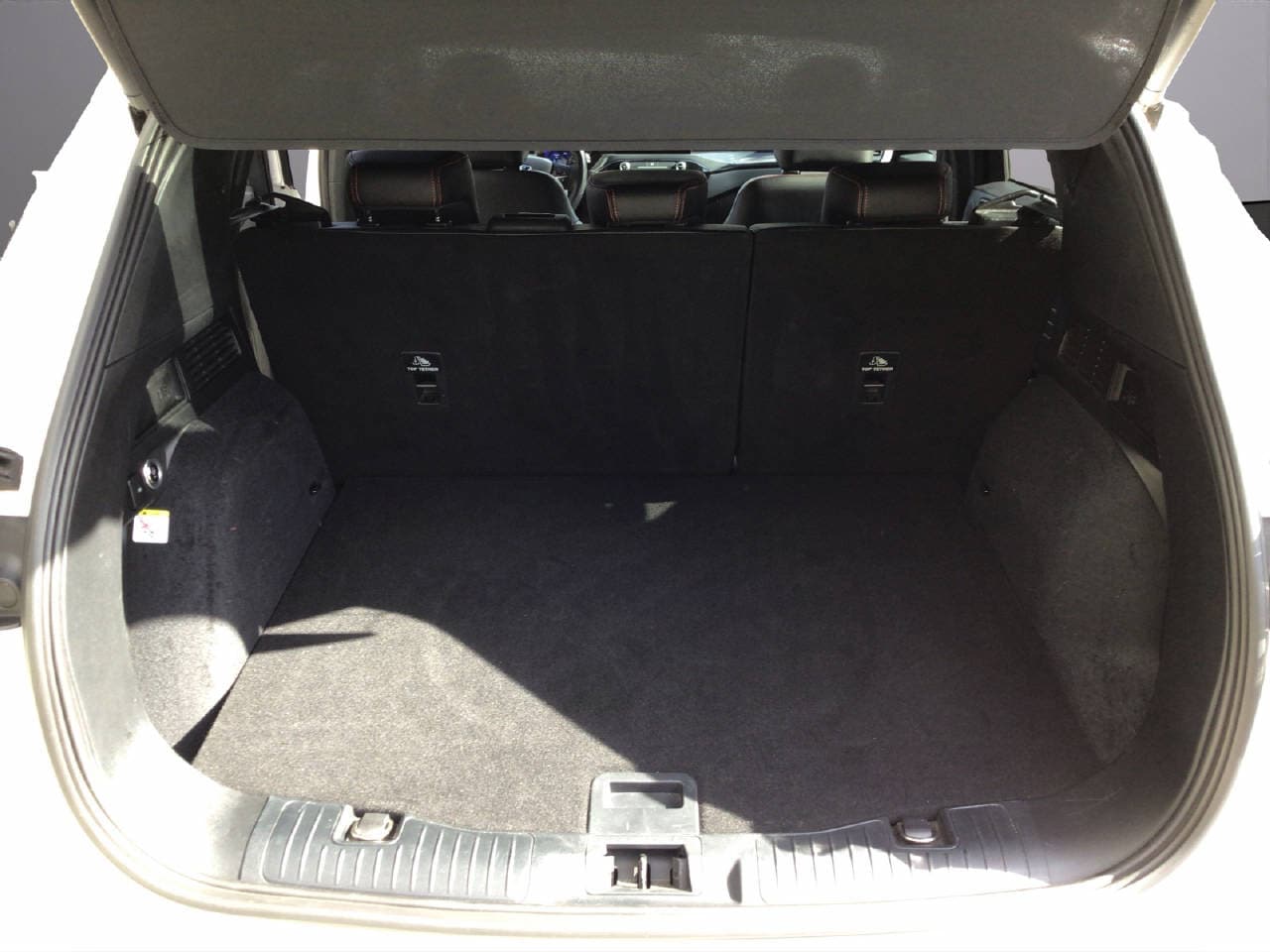 FORD Kuga 2.5 Hybrid ST-Line X 190 PS 4x4 - Bild 6
