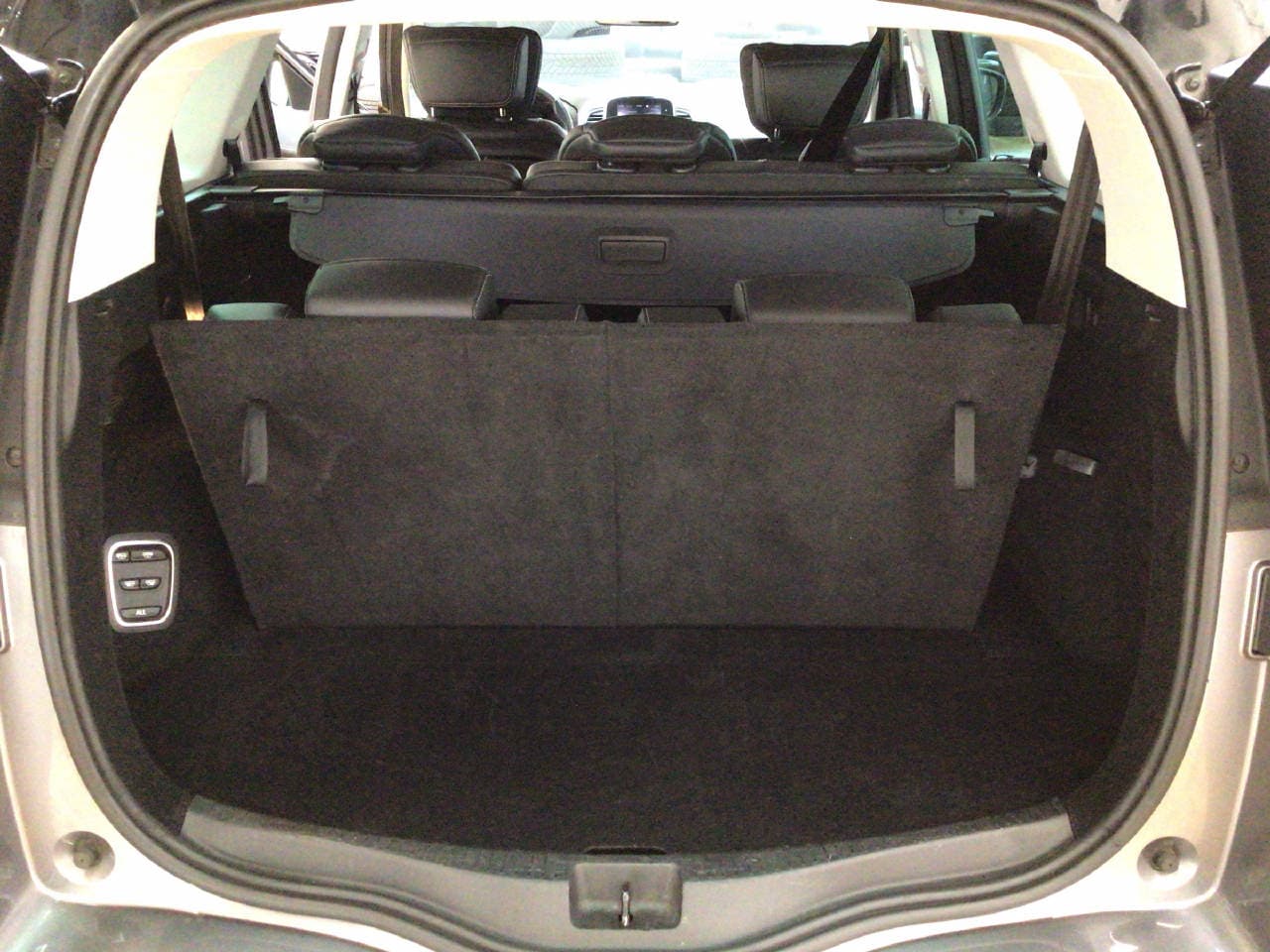 RENAULT Grand Scénic 1.6 dCi 160 PS Bose - Bild 8