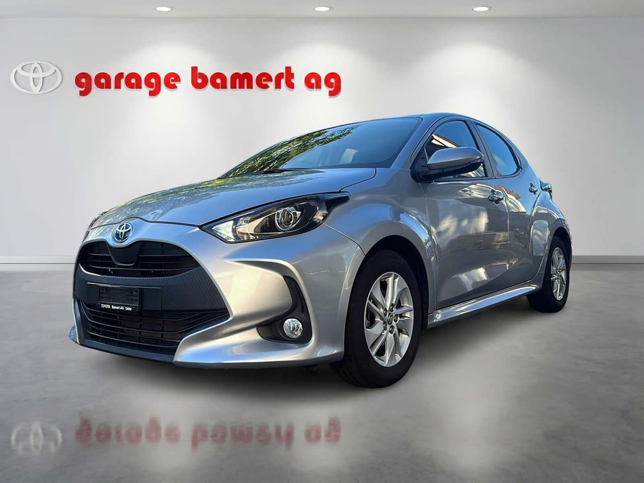TOYOTA Yaris 1.5 VVT-i HSD Comfort