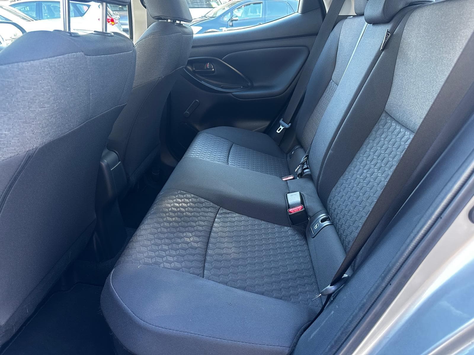 TOYOTA Yaris 1.5 VVT-i HSD Comfort - Bild 11