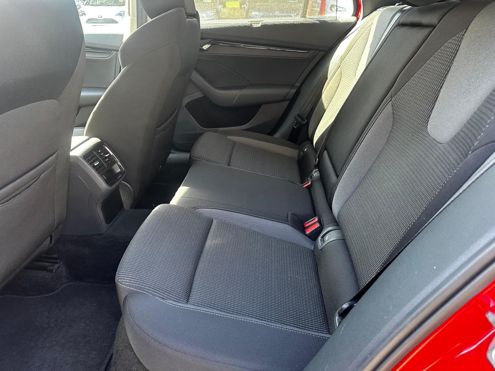 SKODA Octavia Combi 2.0 TDI 150 Ambition DSG - Bild 11