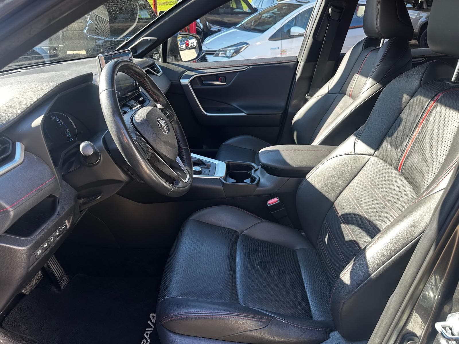 TOYOTA RAV4 2.5 Plug-In-Hybrid Platinum - Bild 8