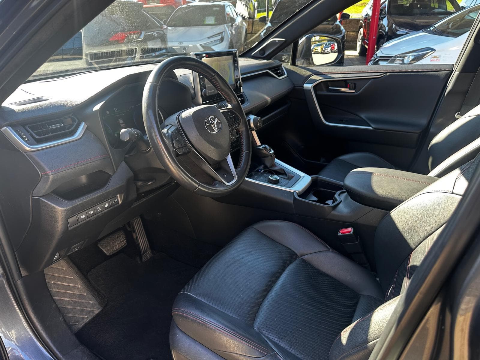 TOYOTA RAV4 2.5 Plug-In-Hybrid Platinum - Bild 10