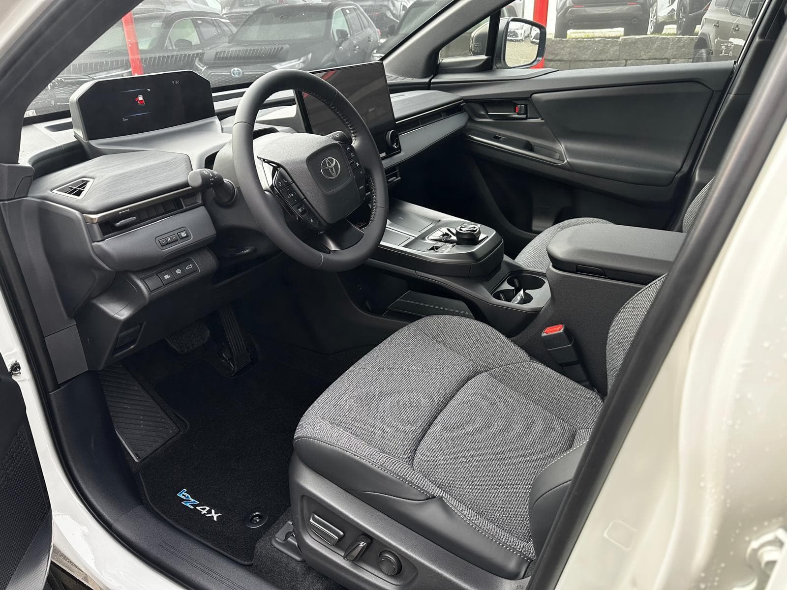 TOYOTA bZ4X Touring Style - Bild 8