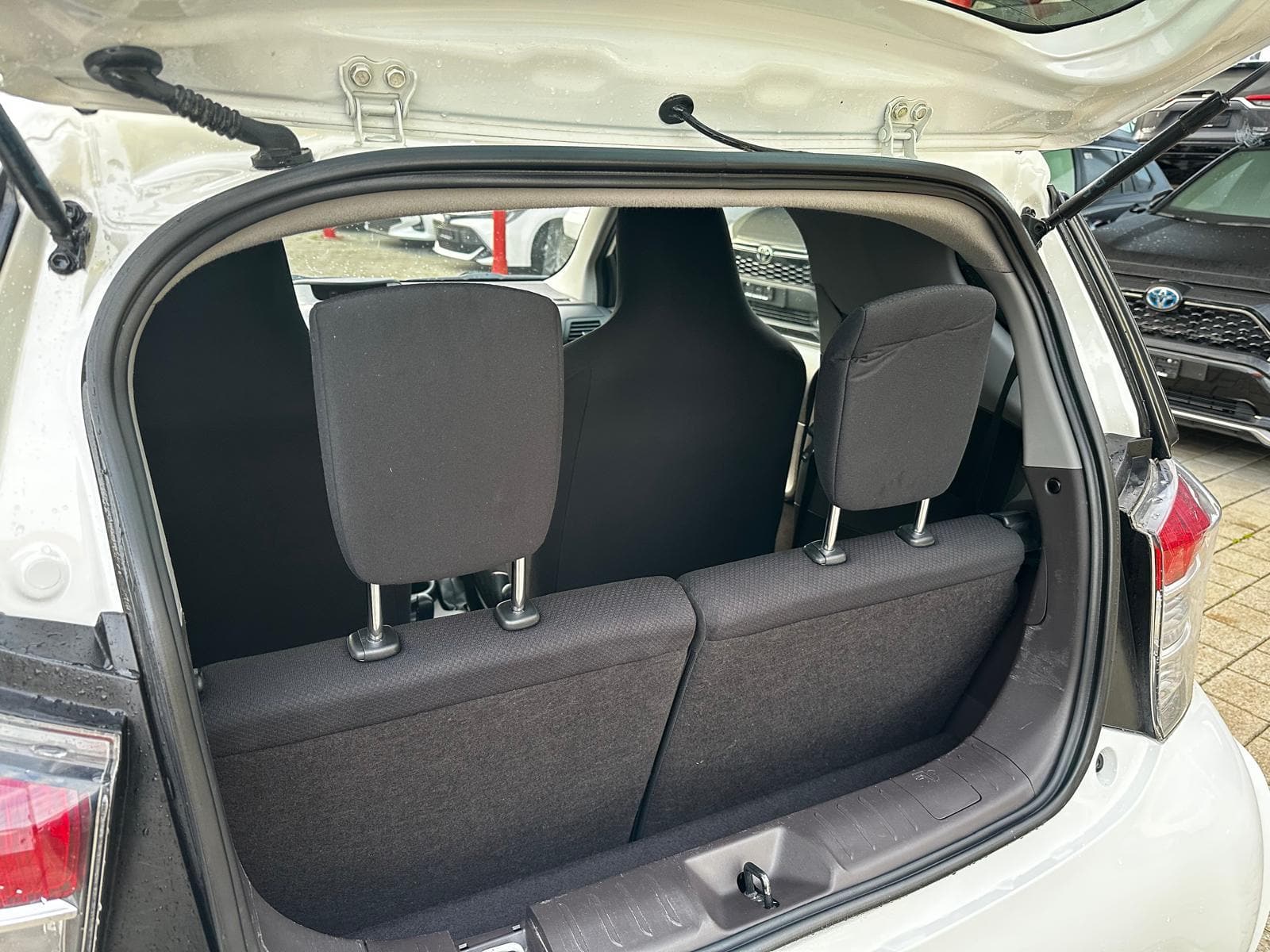 TOYOTA iQ 1.0 VVT-i Q MiD - Bild 7
