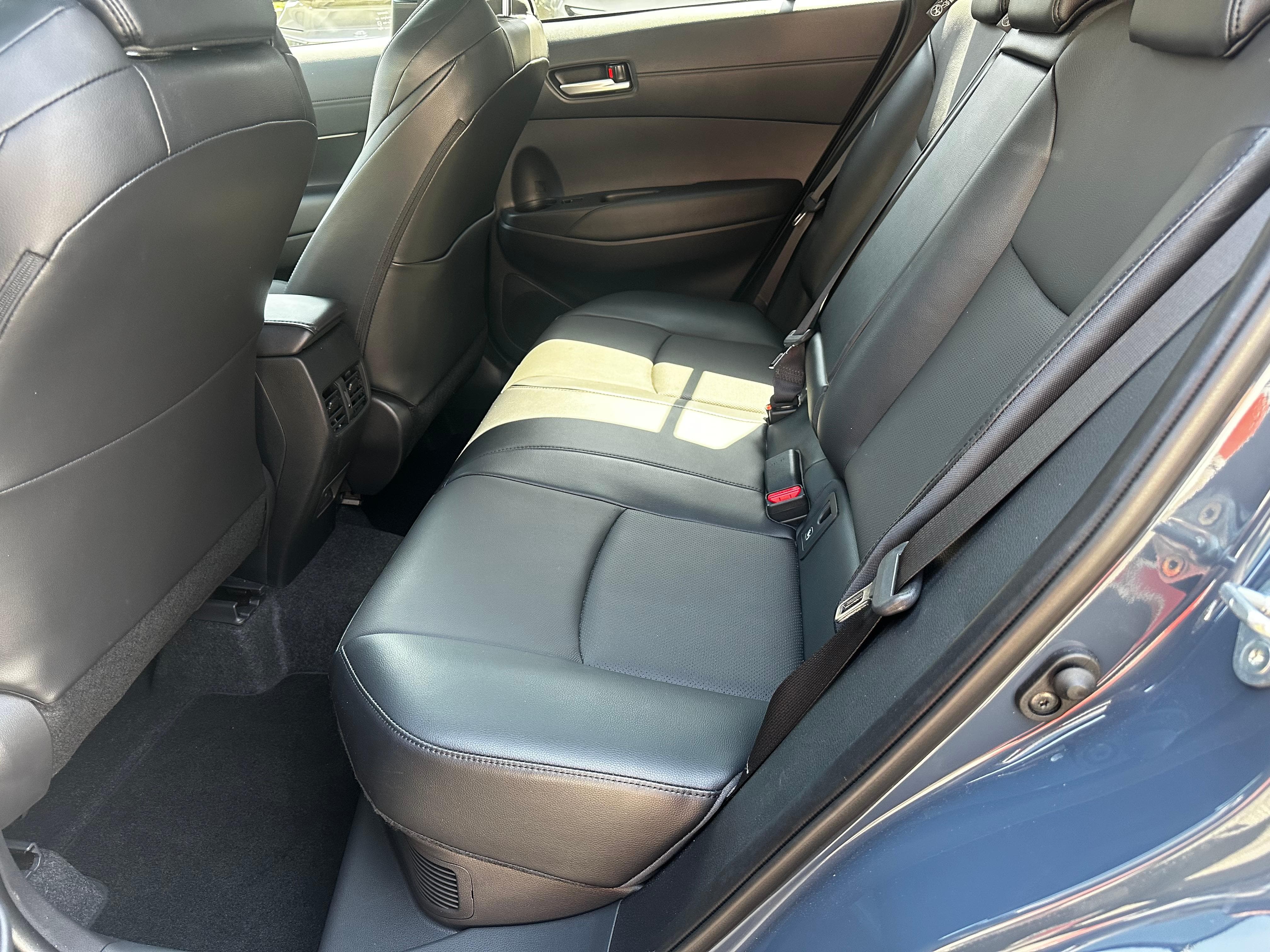 TOYOTA Corolla Cross 2.0 HSD Premium AWD-i - Bild 13