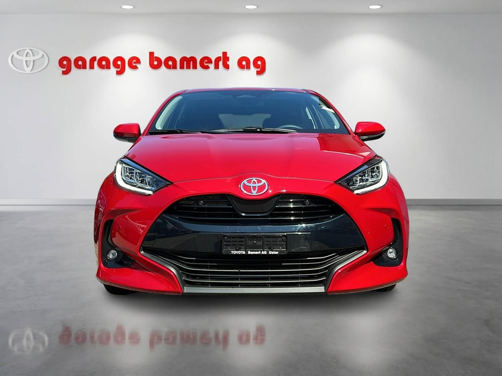 TOYOTA Yaris 1.5 VVT-i HSD Trend - Bild 2