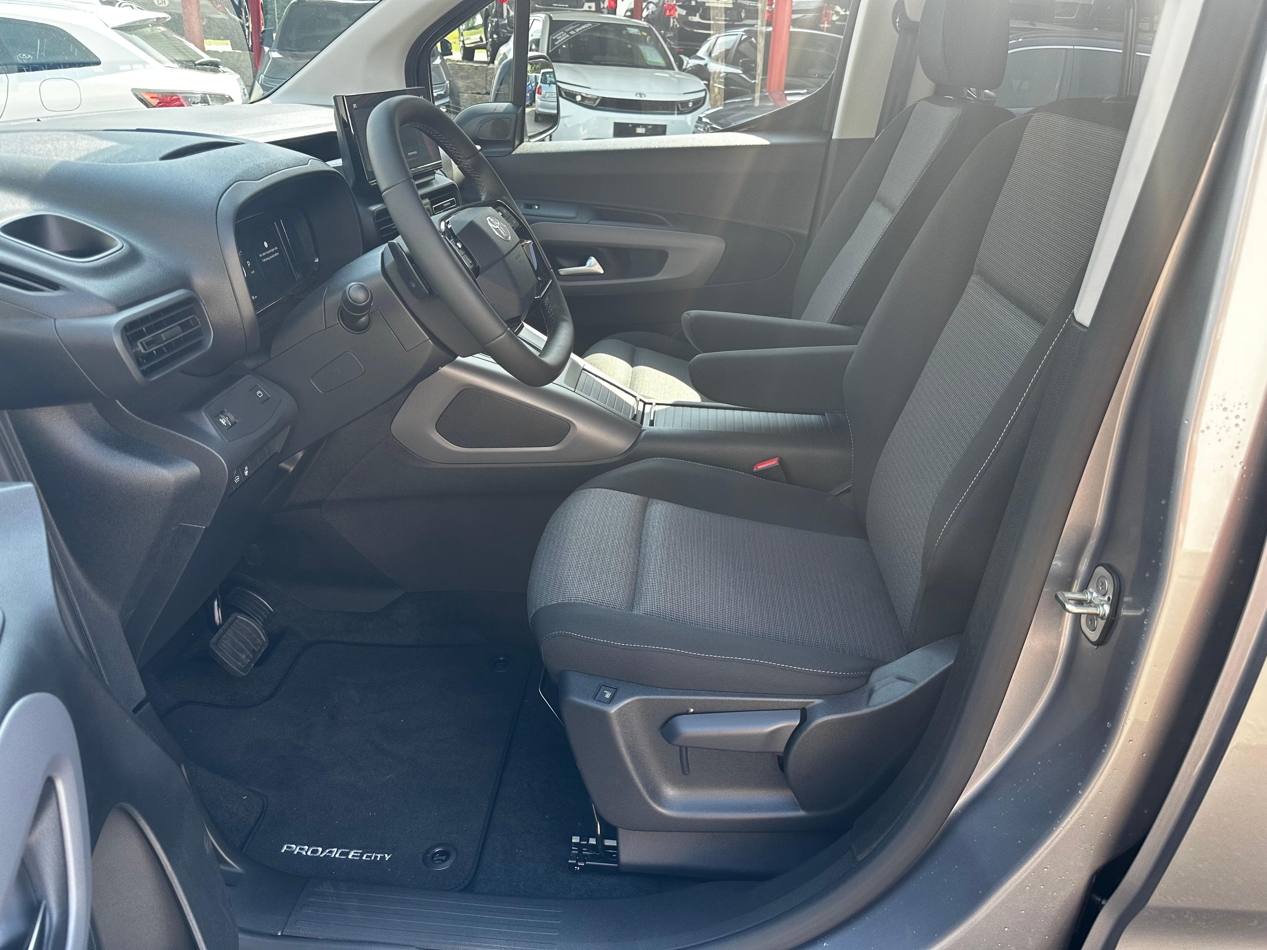 TOYOTA Proace City Verso L2 1.5 HDi 130 Style - Bild 8