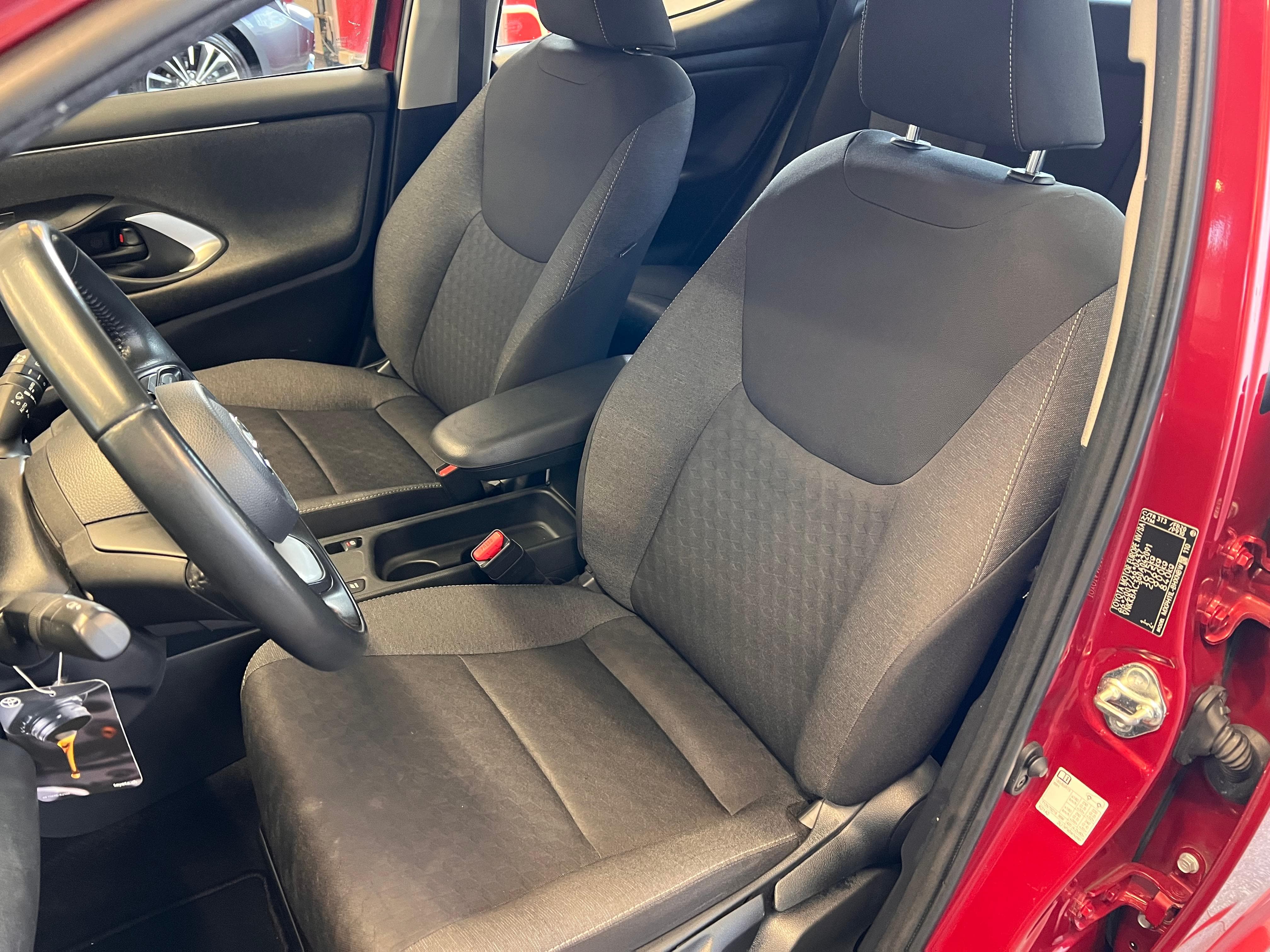 TOYOTA Yaris 1.5 VVT-i HSD Comfort - Bild 9