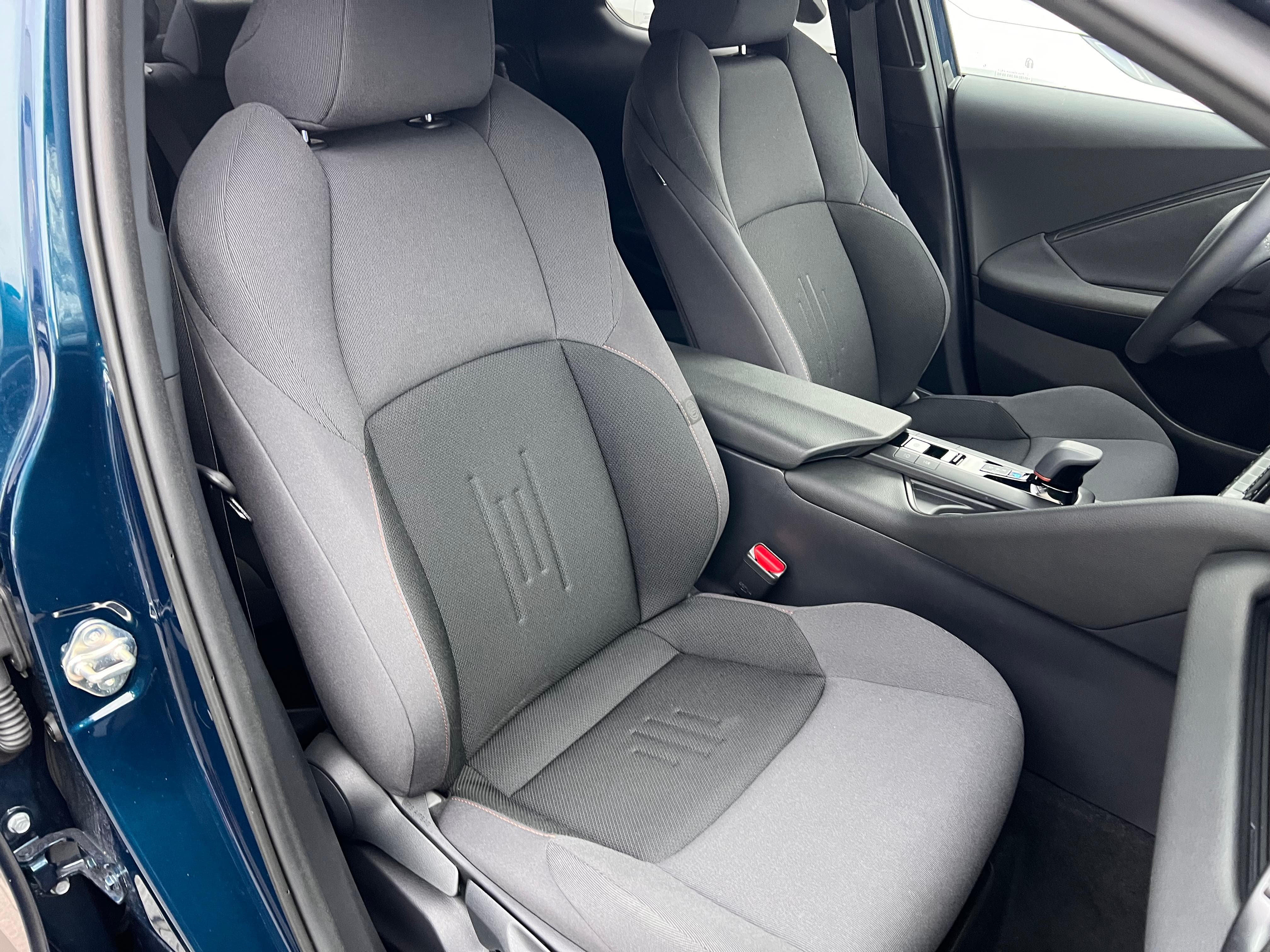 TOYOTA C-HR 2.0 HEV Trend 4x4 - Bild 15