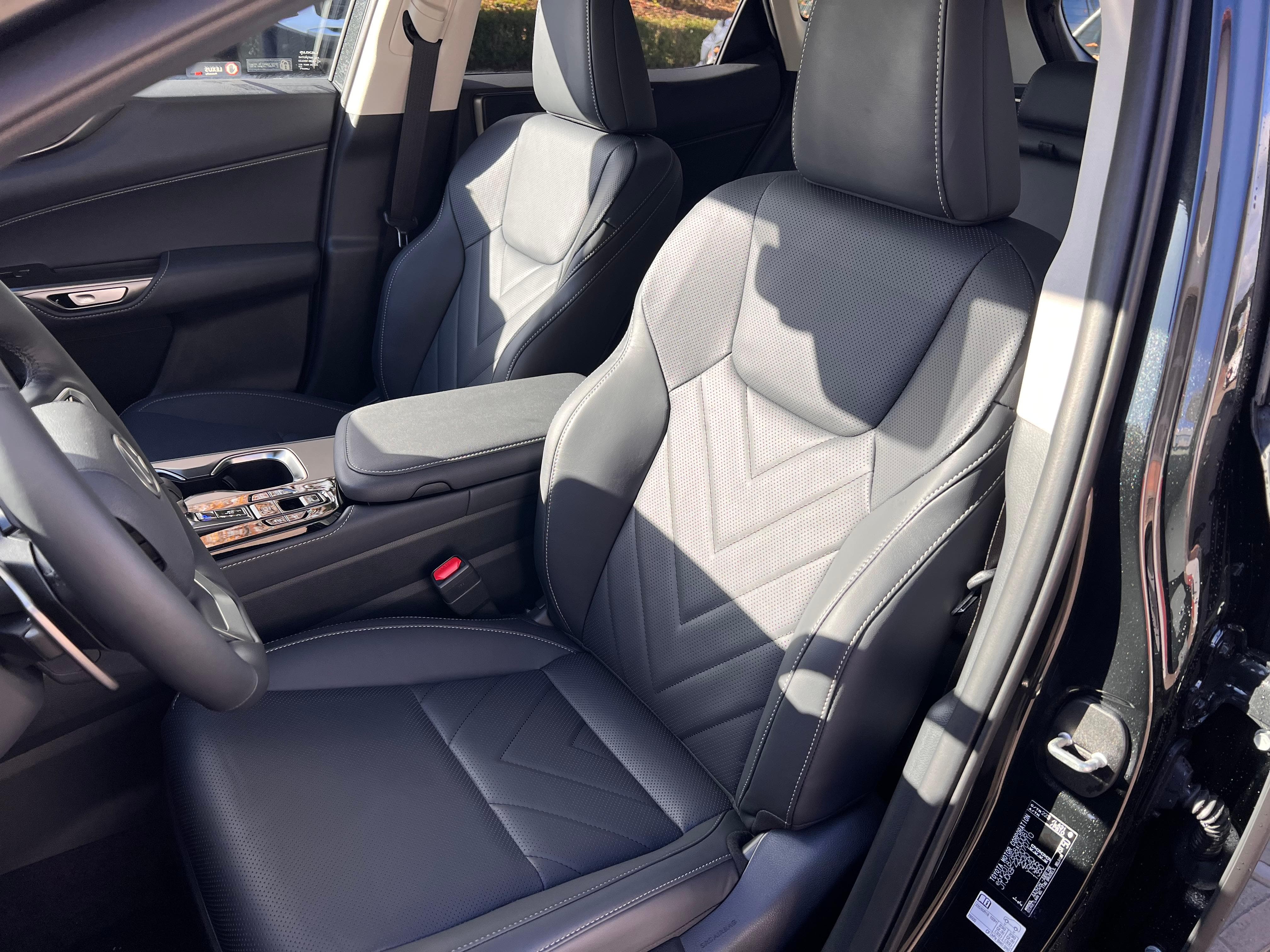 LEXUS NX 450h+ Excellence - Bild 10