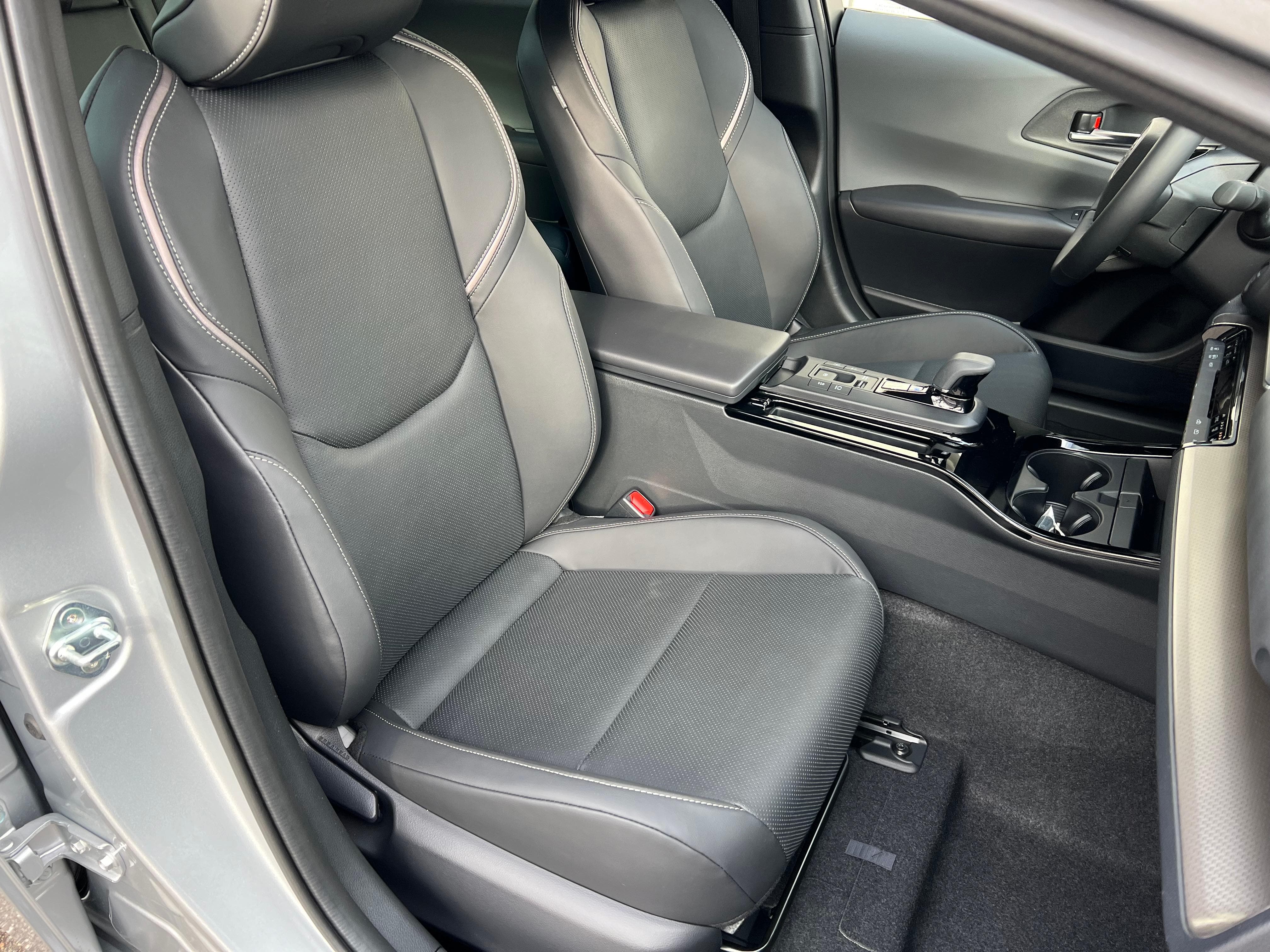 TOYOTA Prius 2.0 Plug-In-Hybrid Premium - Bild 15
