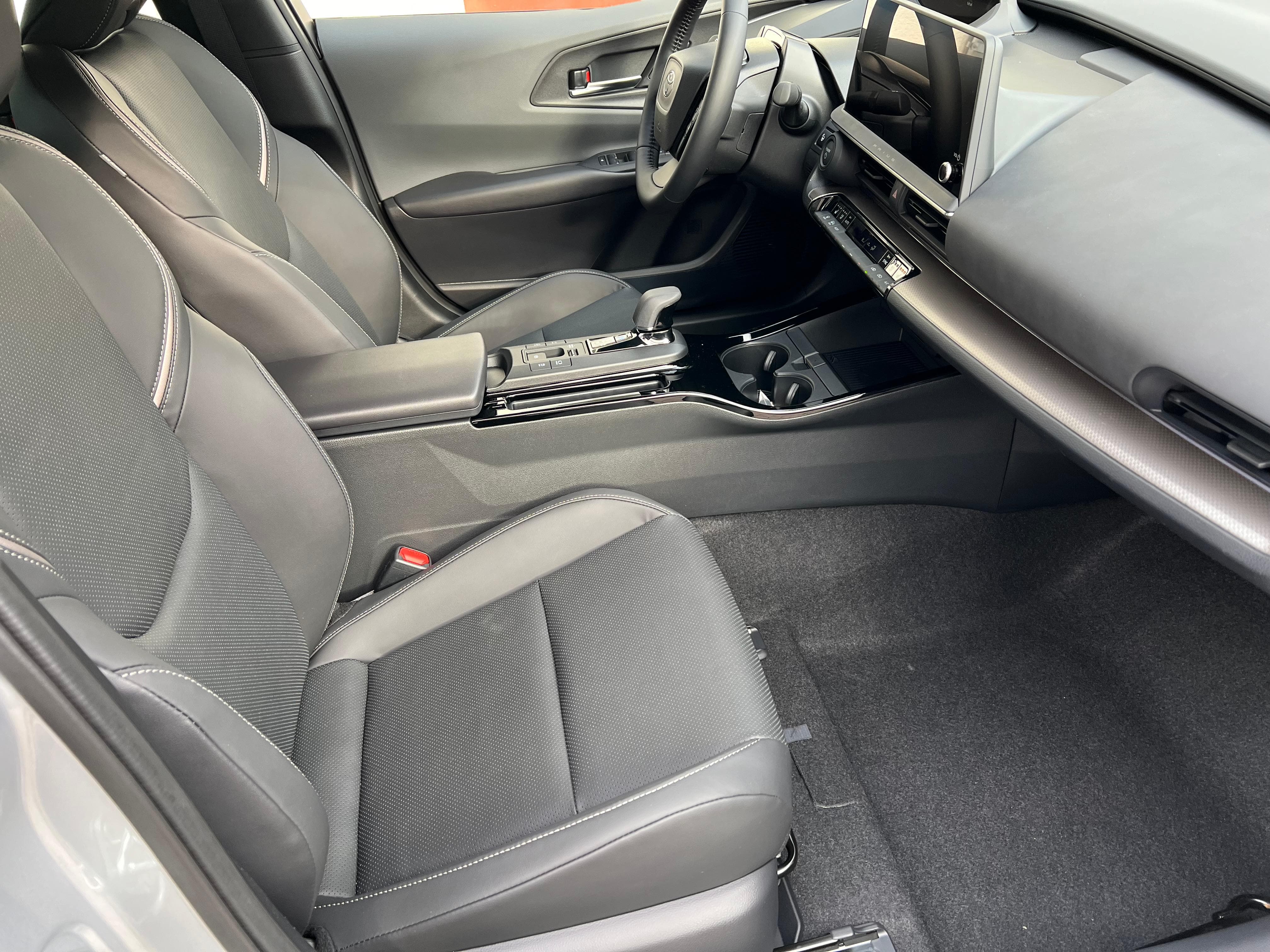 TOYOTA Prius 2.0 Plug-In-Hybrid Premium - Bild 13