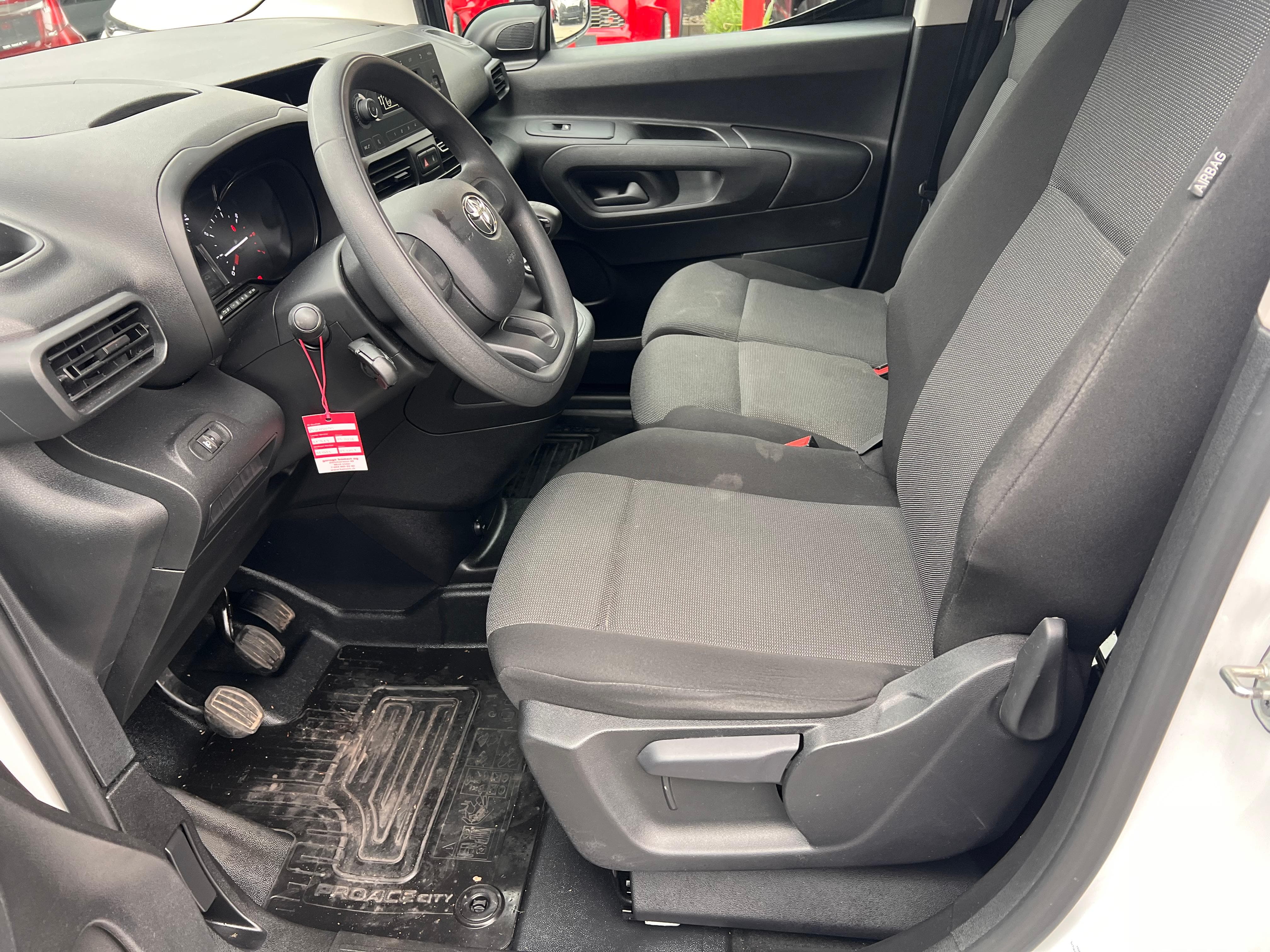 TOYOTA PROACE CITY Van L1 1.2 Active - Bild 10