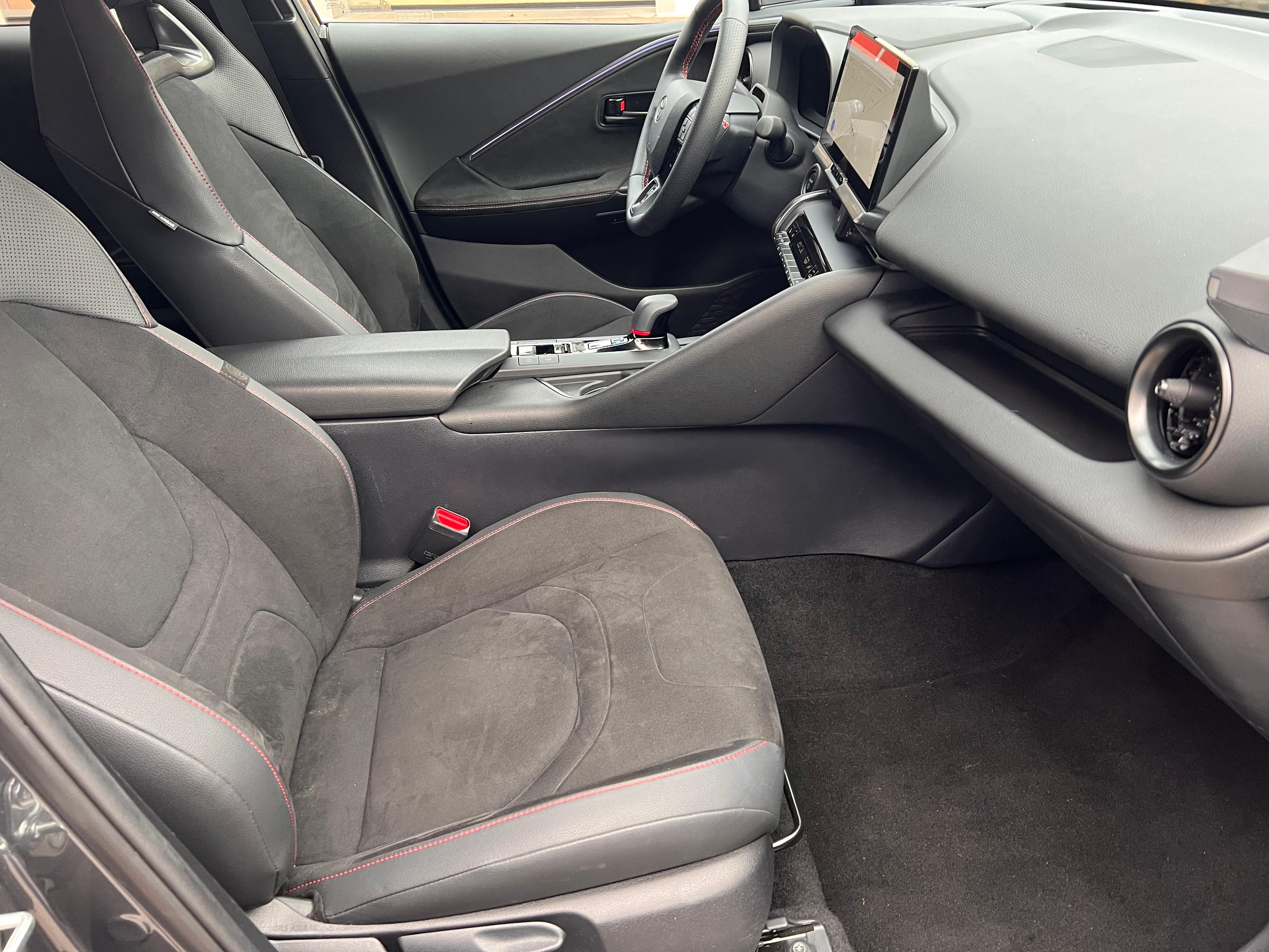 TOYOTA C-HR 2.0 HEV GR Sport Premiere 4x4 - Bild 13