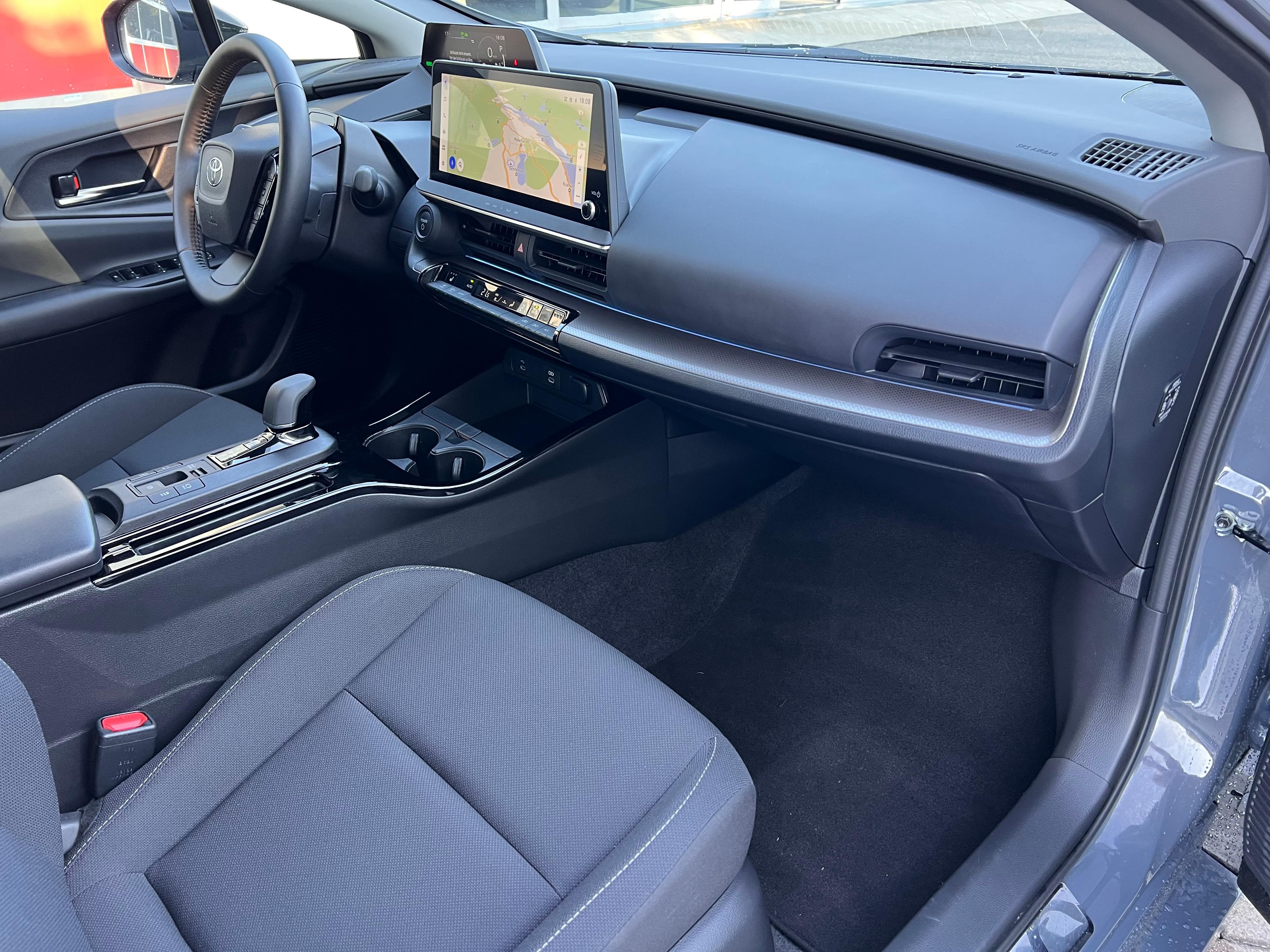 TOYOTA Prius 2.0 Plug-In-Hybrid Style - Bild 13