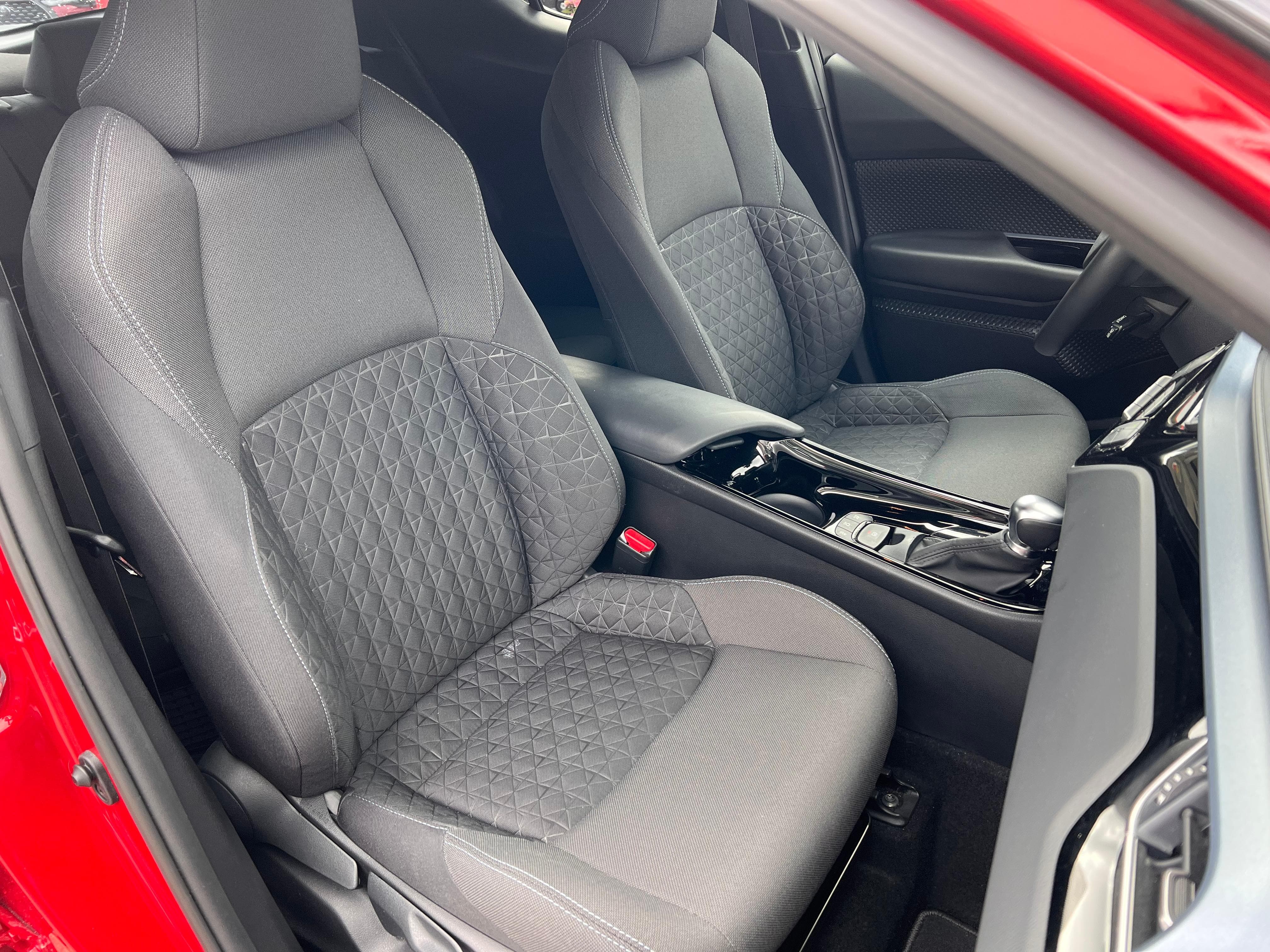 TOYOTA C-HR 2.0 VVTi HSD Trend - Bild 13