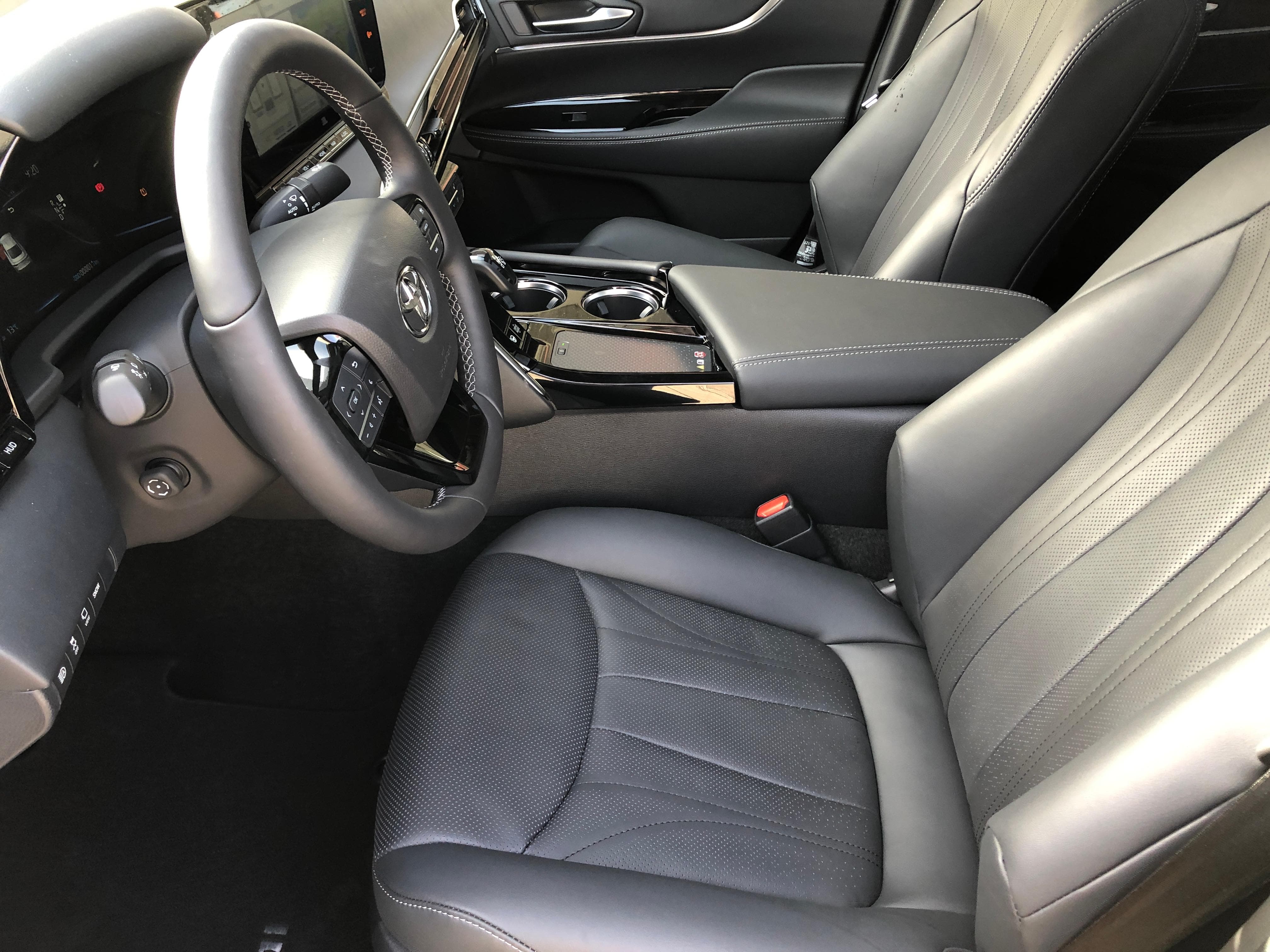 TOYOTA Mirai Fuel Cell Platinum - Bild 9