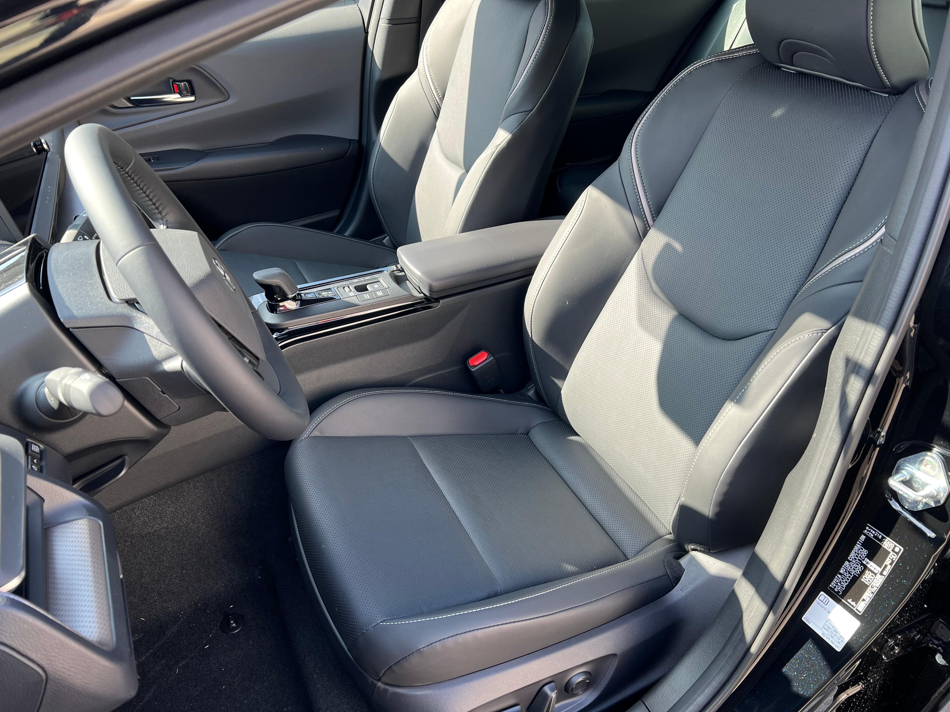 TOYOTA Prius 2.0 Plug-In-Hybrid Premium - Bild 10