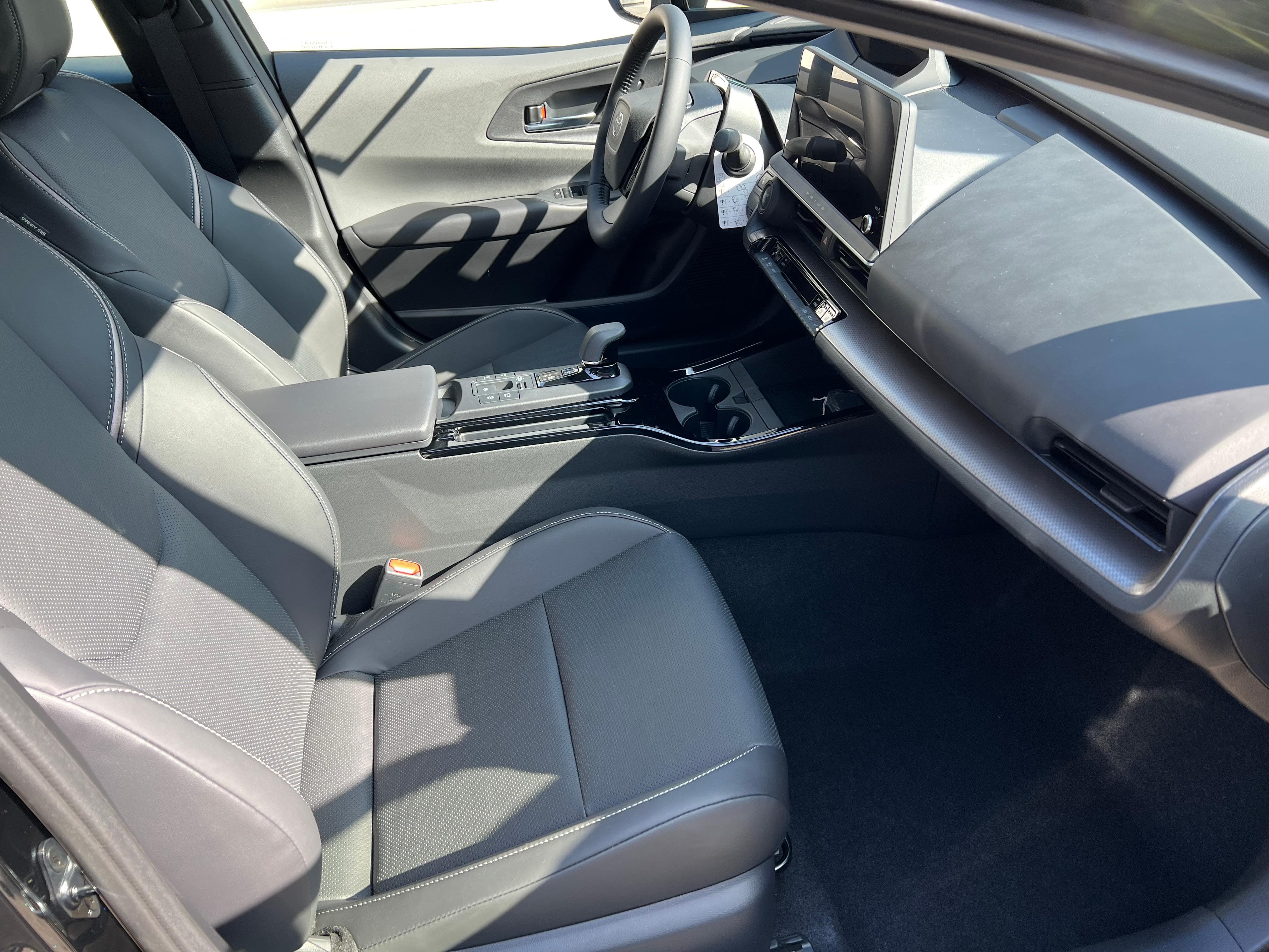 TOYOTA Prius 2.0 Plug-In-Hybrid Premium - Bild 13