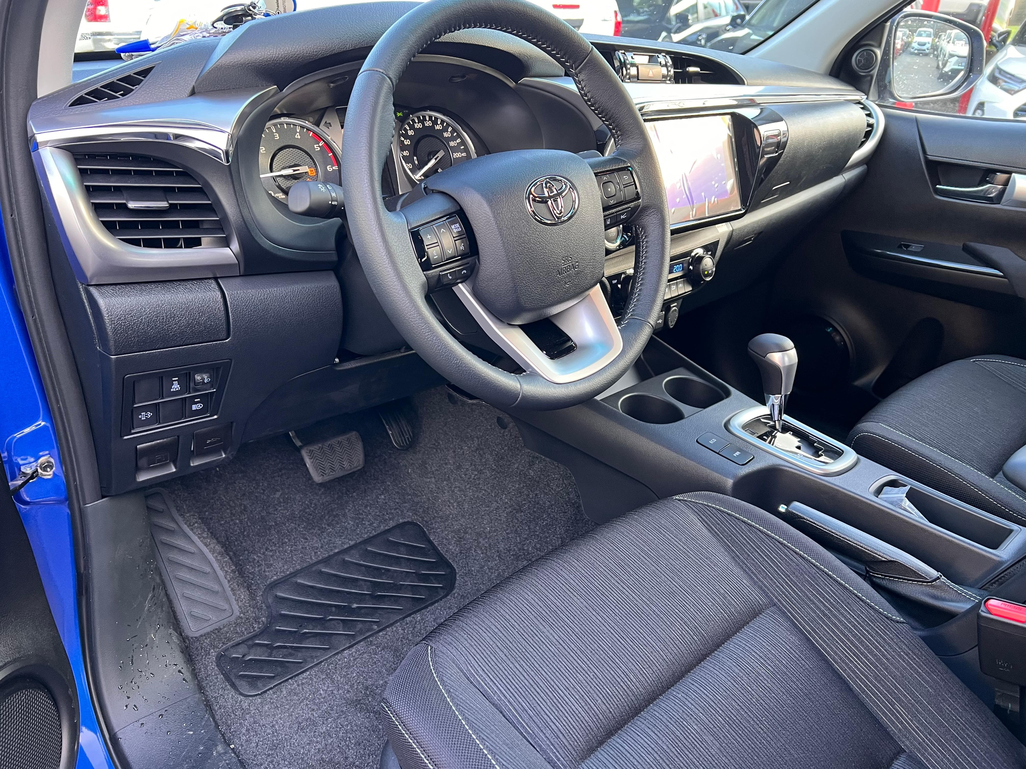 TOYOTA Hilux Double Cab.-Pick-up 2.4 D-4D 150 Style - Bild 8