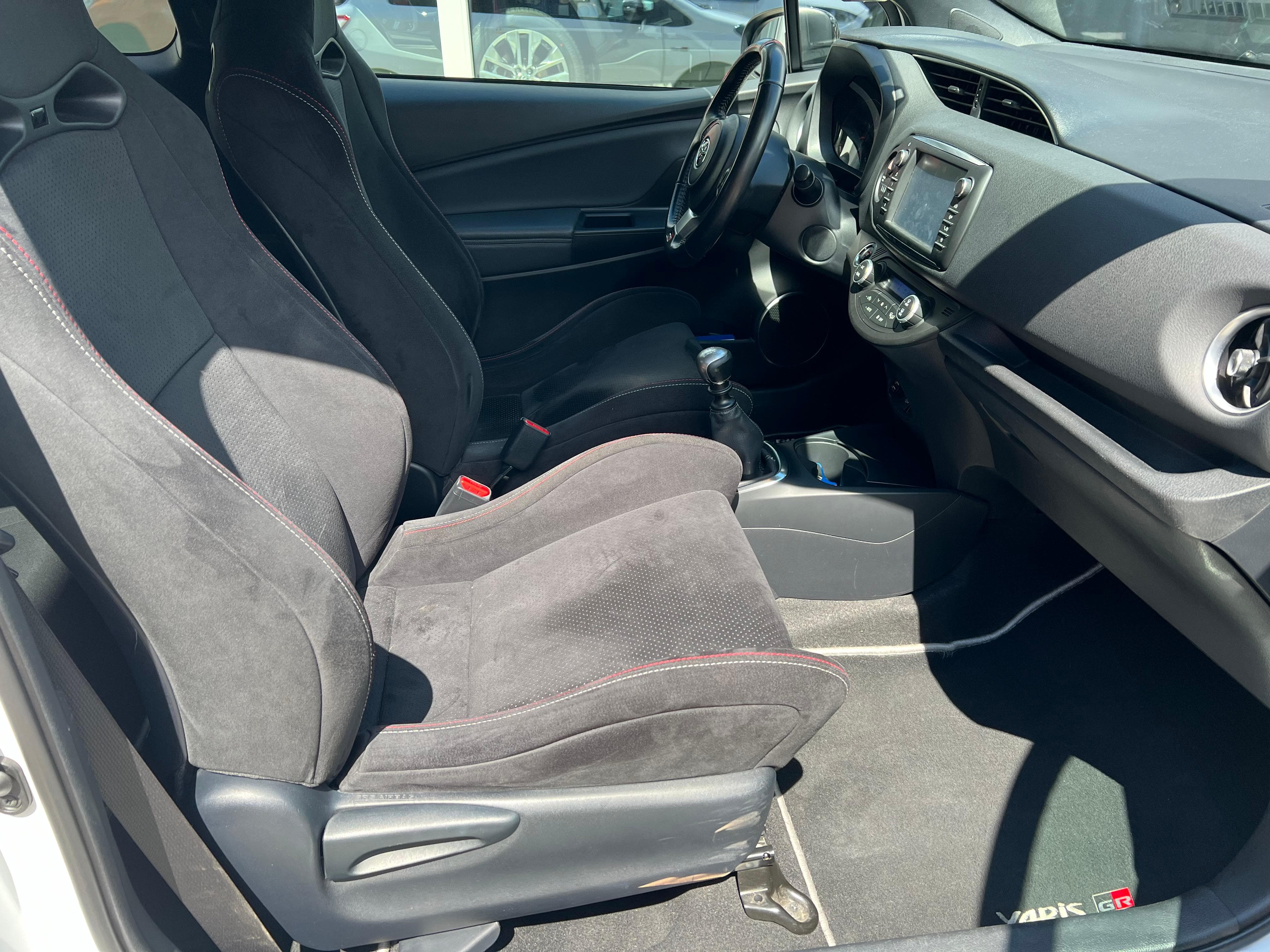 TOYOTA Yaris 1.8 VVT-i GRMN - Bild 13