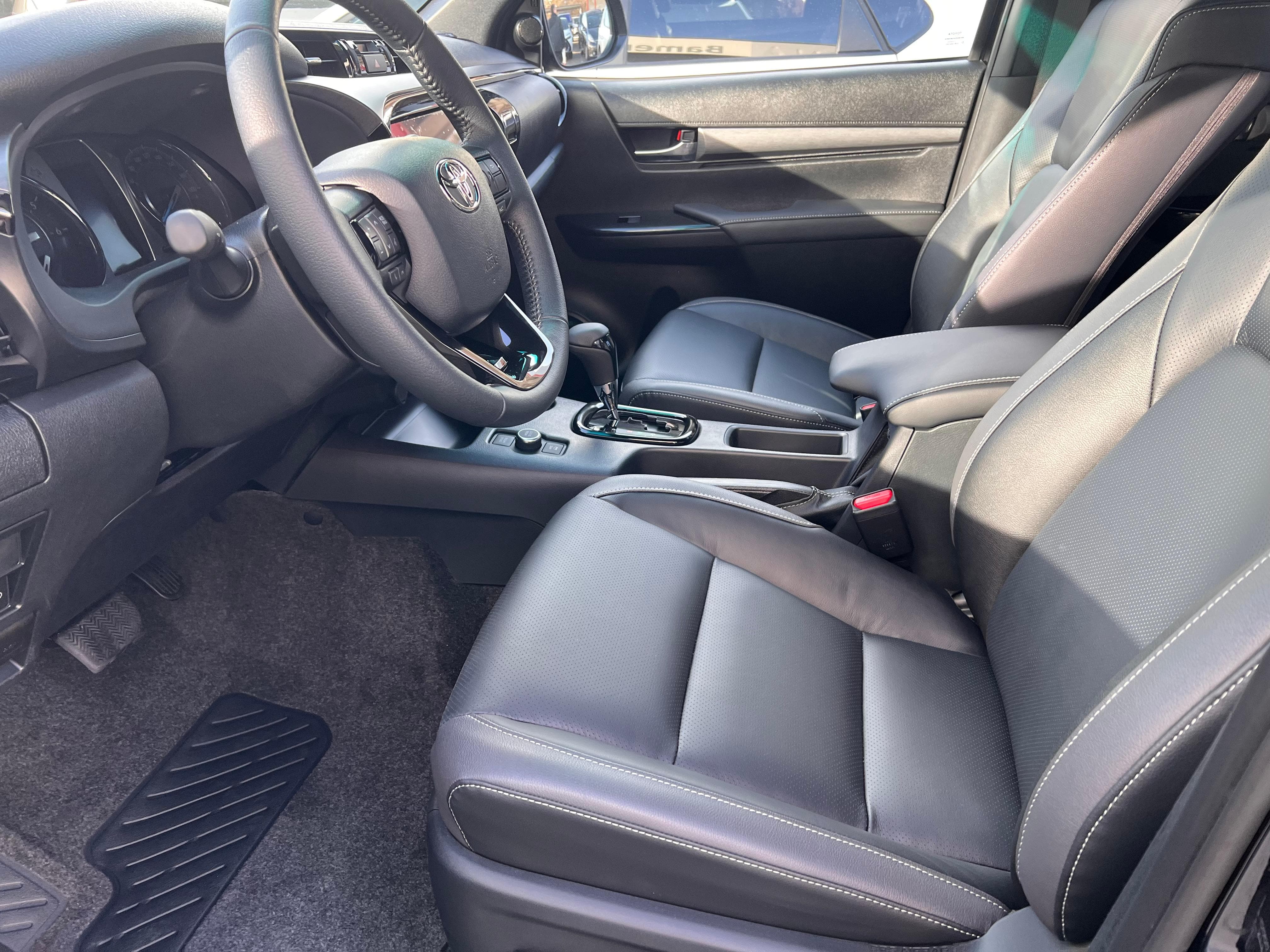 TOYOTA Hilux Double Cab.-Pick-up 2.8 D-4D MHEV 204 Invincible - Bild 9