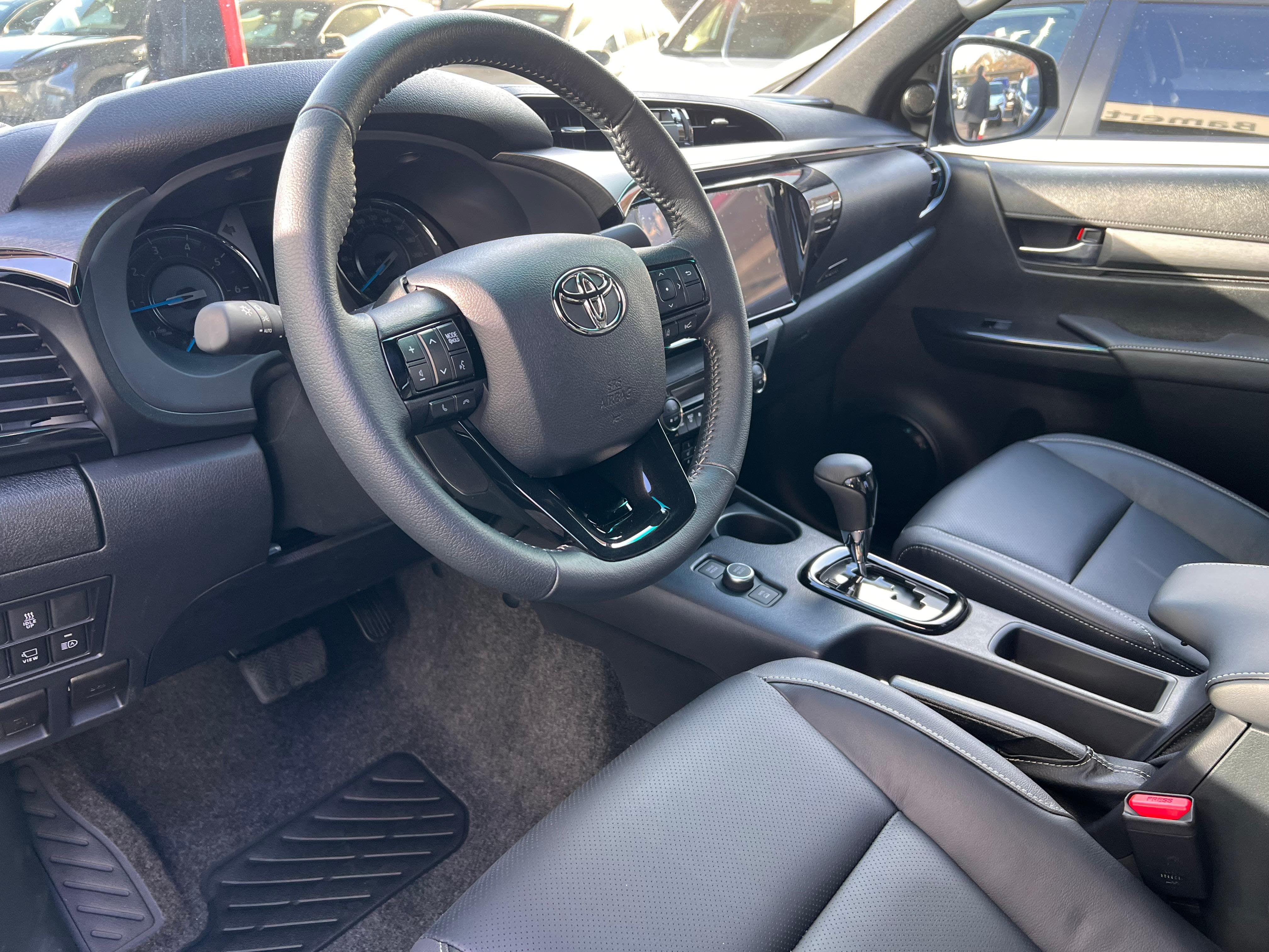 TOYOTA Hilux Double Cab.-Pick-up 2.8 D-4D MHEV 204 Invincible - Bild 8