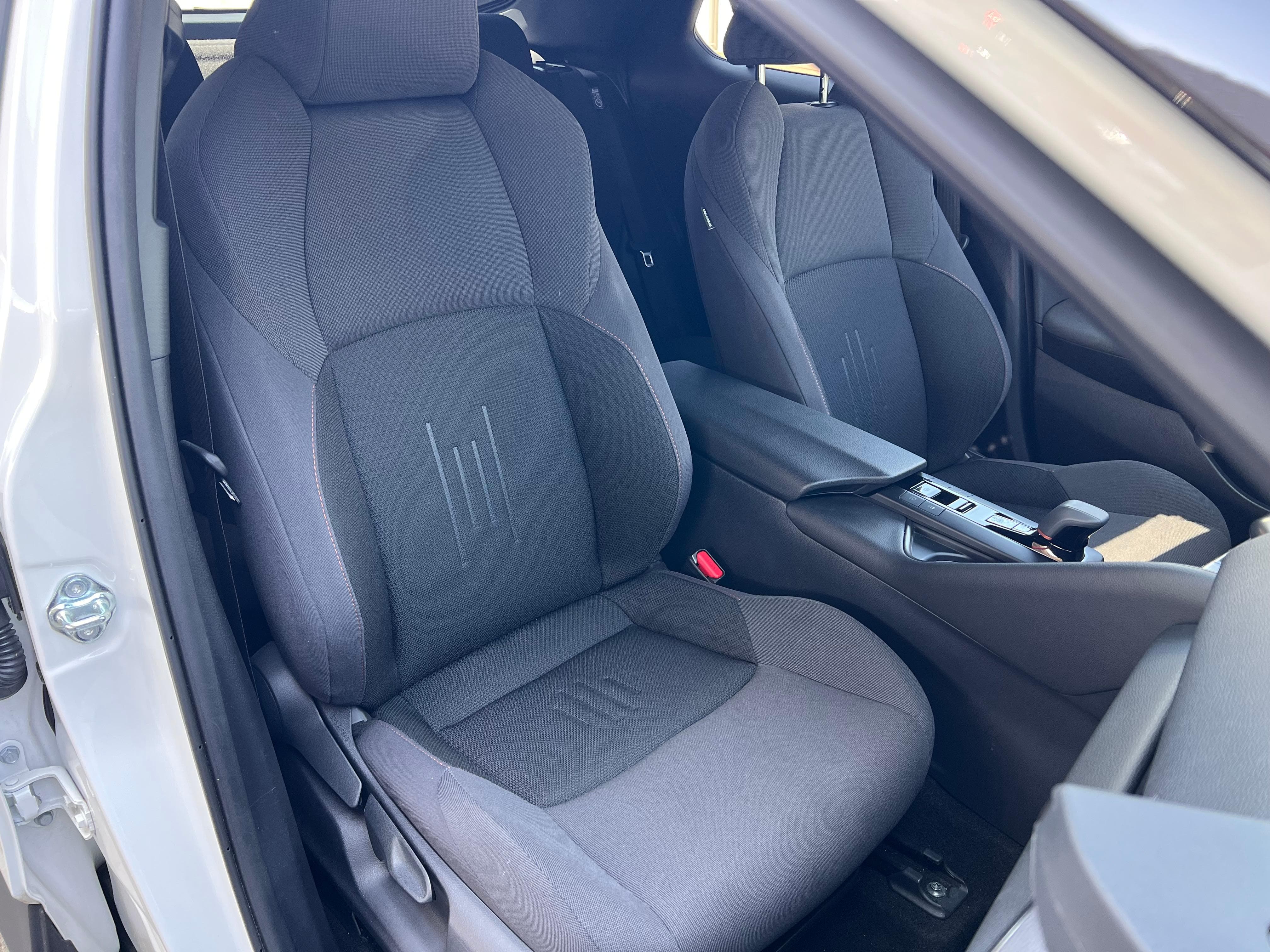 TOYOTA C-HR 2.0 PHEV Swiss Edition - Bild 15