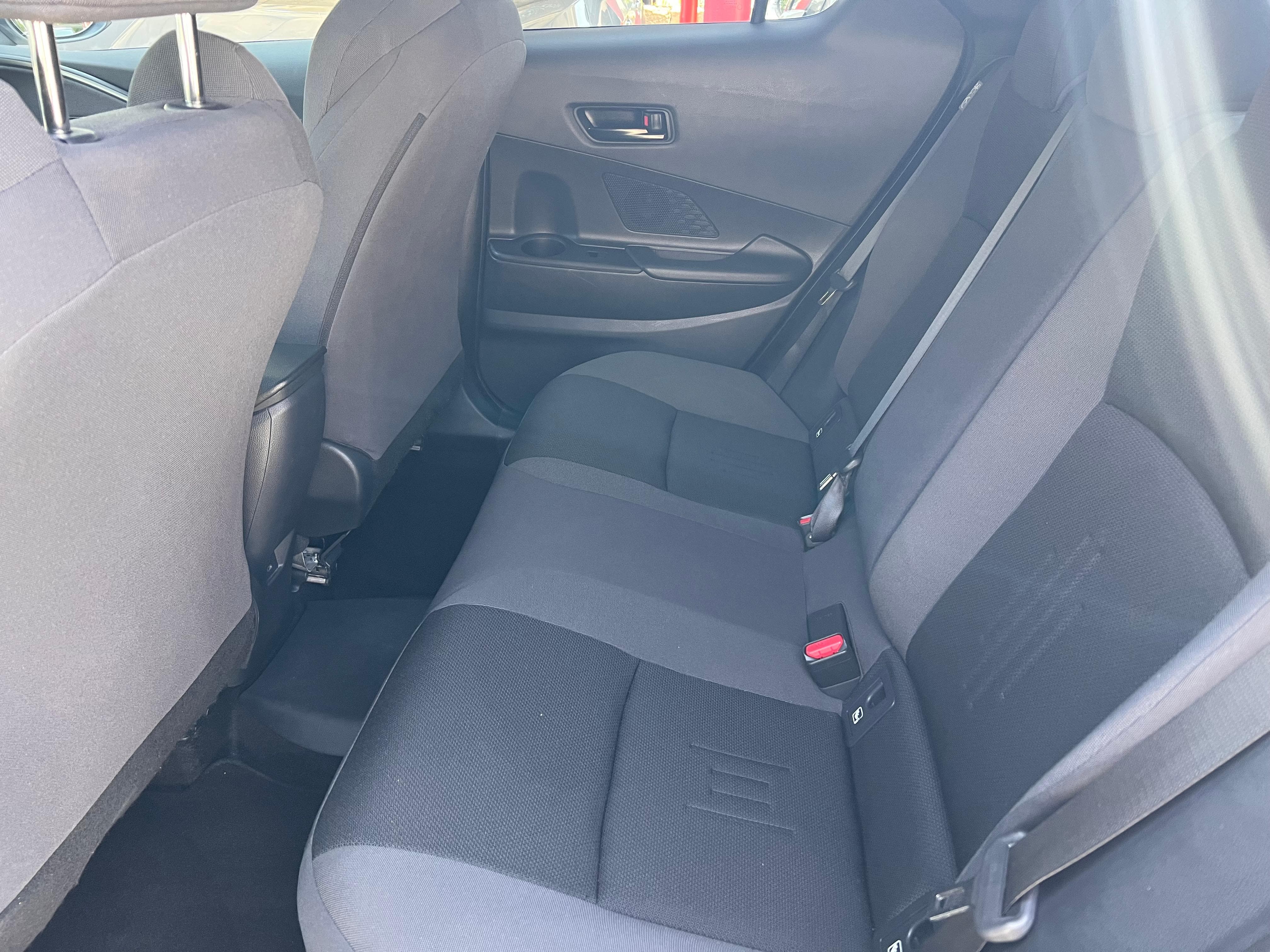 TOYOTA C-HR 2.0 PHEV Swiss Edition - Bild 11