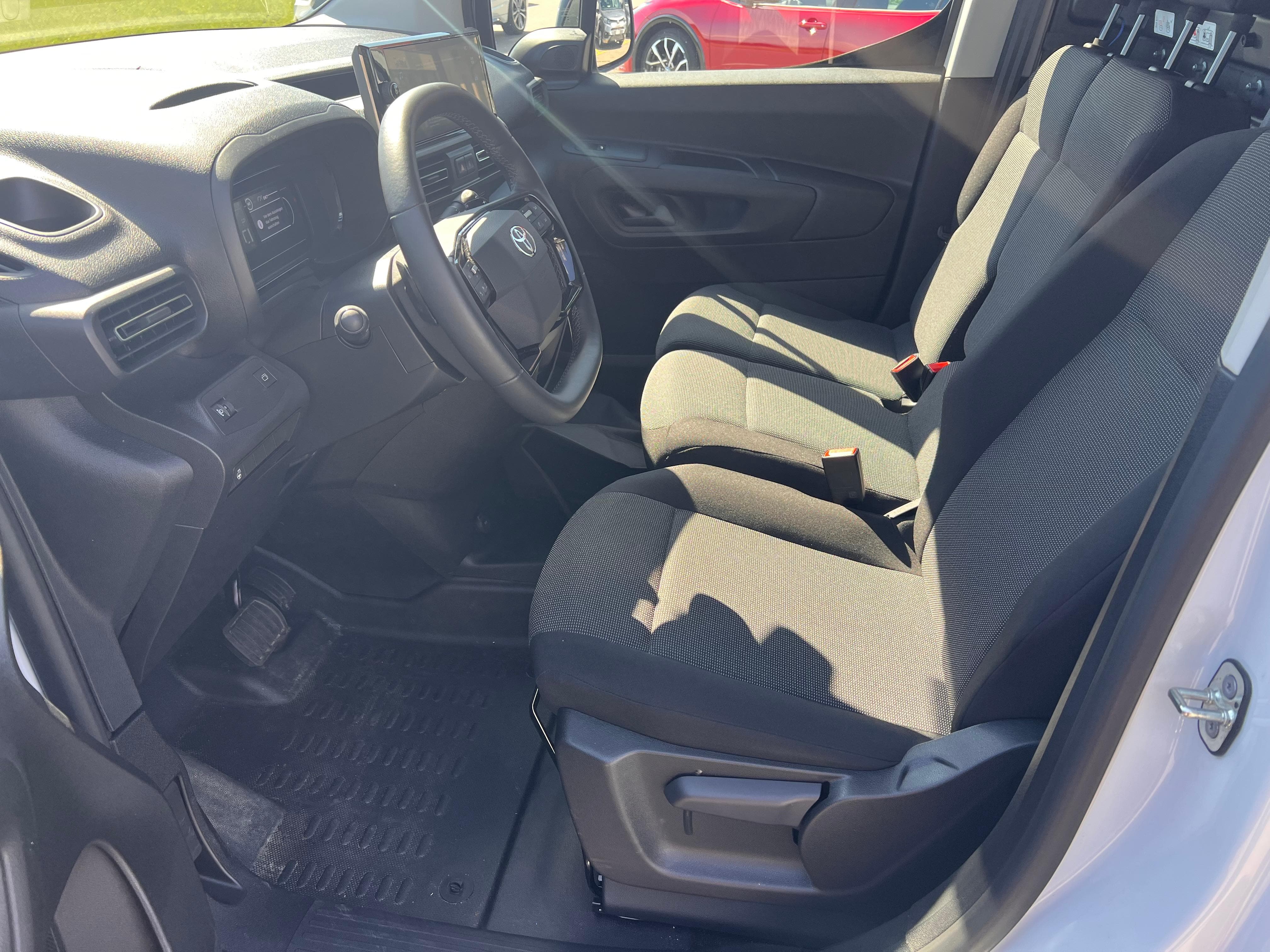 TOYOTA PROACE CITY Van L1 1.5 D Active - Bild 10