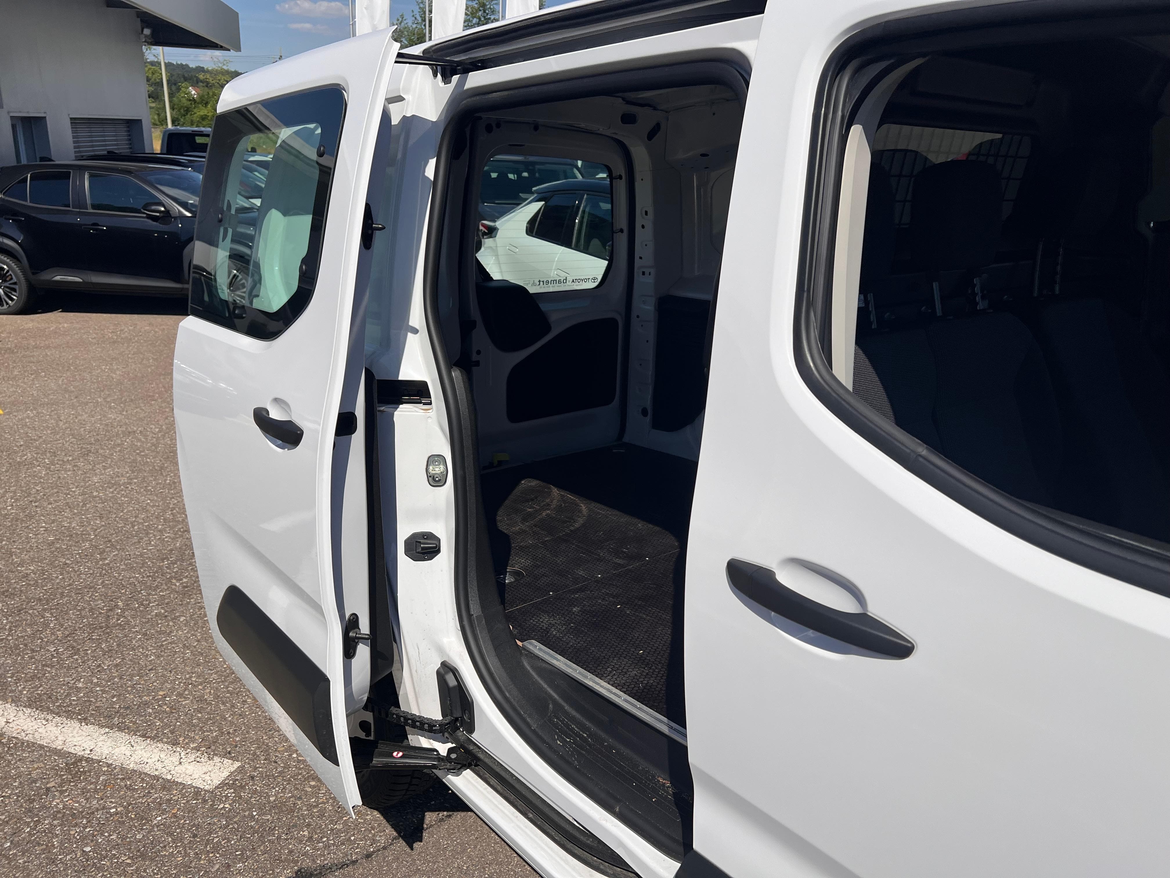 TOYOTA PROACE CITY Van L1 1.5 D Active - Bild 8