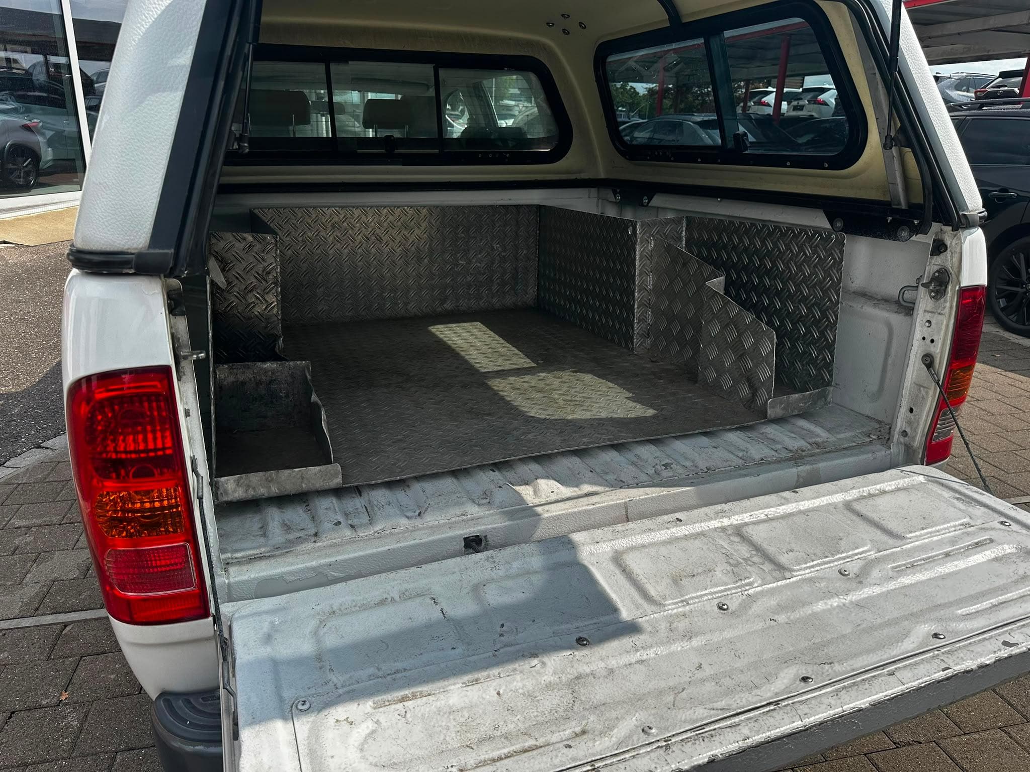 TOYOTA Hilux Double Cab.-Pick-up 2.5 D-4D Linea Luna - Bild 7