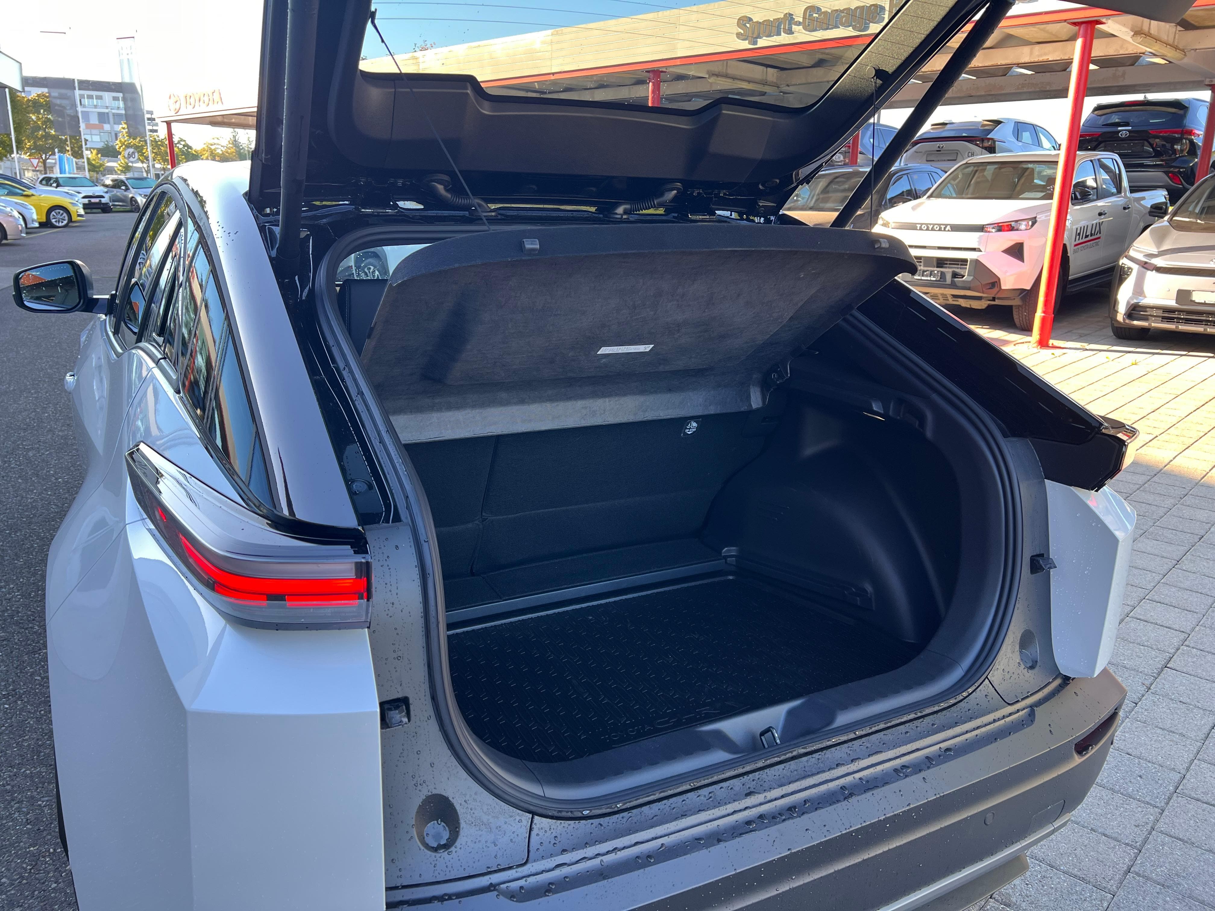 TOYOTA C-HR+ Premium AWD - Bild 7